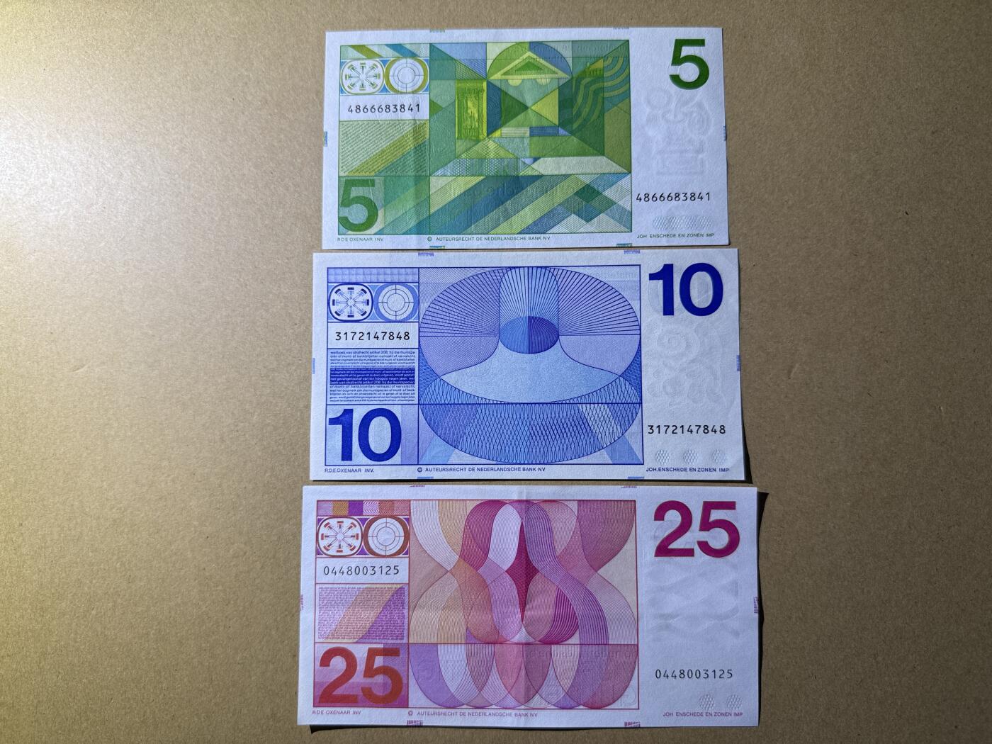 《艾美收藏》第234期-3.1周日外币精华场 荷兰5、10、25盾3张 AU 人像版