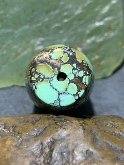 湖北十堰高瓷网花松石桶珠一颗 湖北十堰高瓷网花松石桶珠一颗