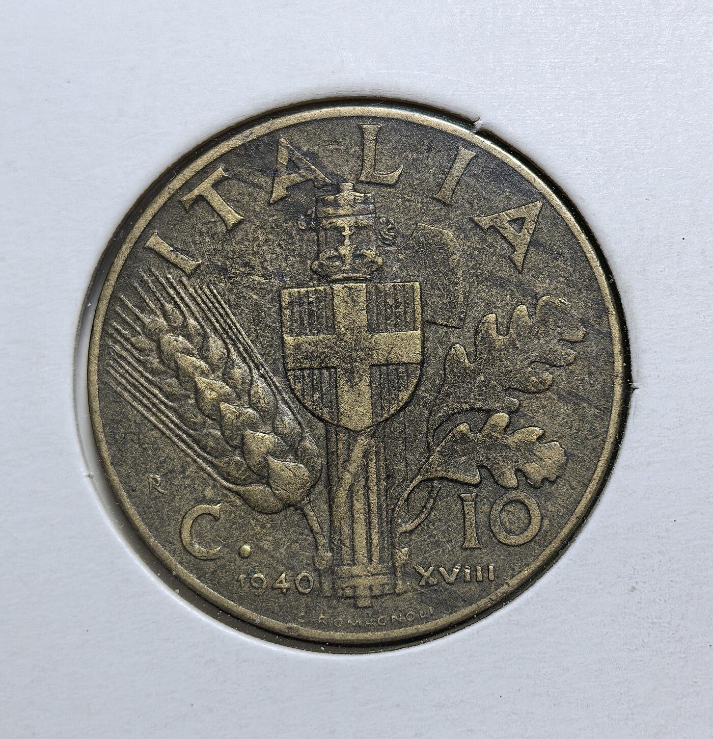 外国优质老铜币银币，正月十二晚九点倒数截拍，满百包邮可寄存，持续收拍 意大利王国1940年10分黄铜币，正面为维克托・伊曼纽尔三世头像及 “皇帝” 头衔，背面是国徽、麦穗与橡叶。发行于二战爆发后，是法西斯政权宣扬帝国野心、推行战时经济的重要货币见证。