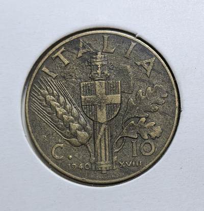 外国优质老铜币银币，正月十二晚九点倒数截拍，满百包邮可寄存，持续收拍 - 意大利王国1940年10分黄铜币，正面为维克托・伊曼纽尔三世头像及 “皇帝” 头衔，背面是国徽、麦穗与橡叶。发行于二战爆发后，是法西斯政权宣扬帝国野心、推行战时经济的重要货币见证。