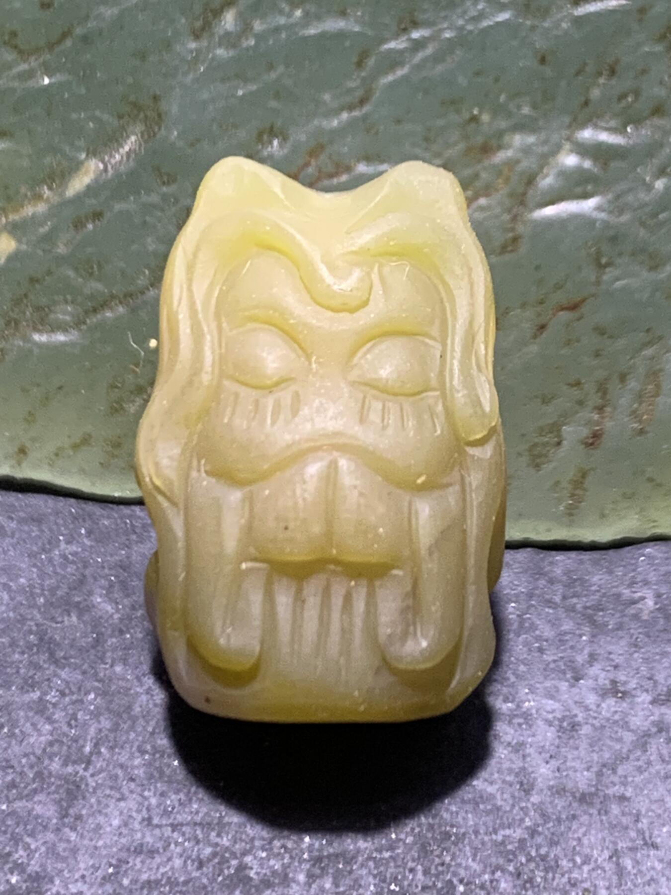 精美高玉化亚光盐源玛瑙手工雕刻九尾狐珠一颗