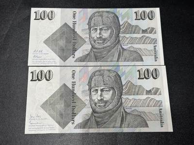 《外钞收藏家》第六百一十三期（ 精品场）（长期征集拍品、欢迎藏友们联系合作） - 澳大利亚纸币版100元 不同签名 2张一起 1张横向右软折角轻微瑕疵 另1张基本全新