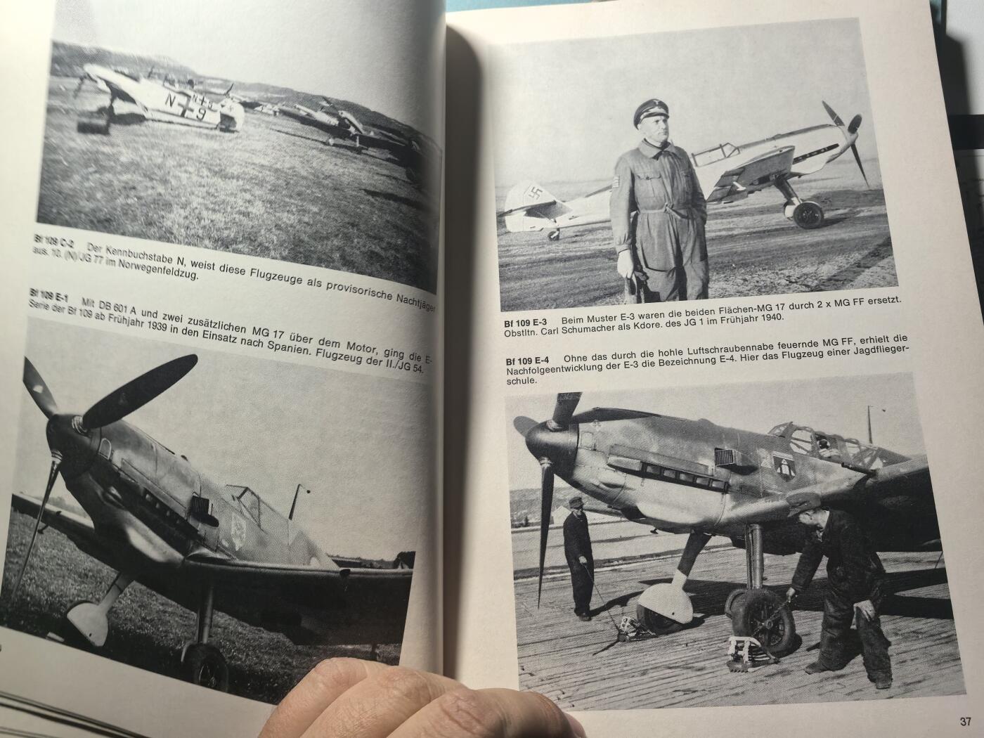 盛世勋华——号角文化勋章邮票专场拍卖第307期 历史文献图册 德国空军飞机图集 超过100页