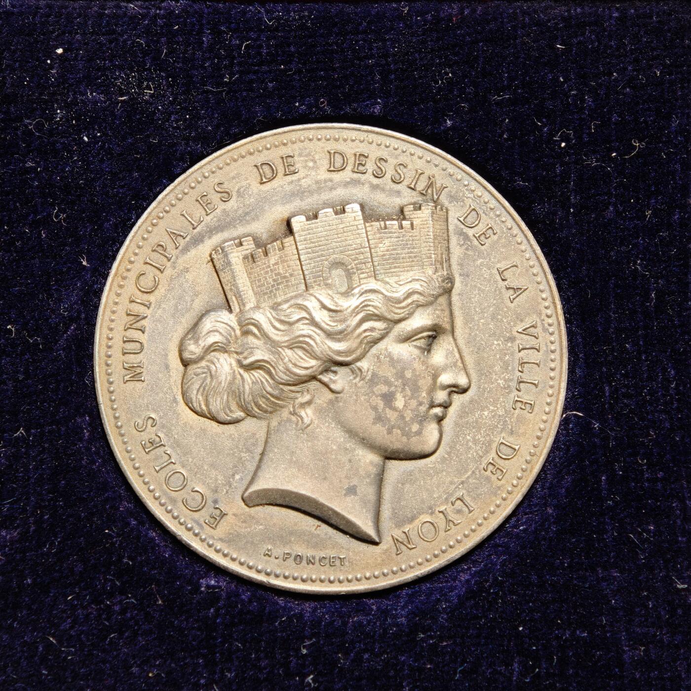 【德藏】世界币章拍卖第166期（拍品征集中~欢迎藏友联系） 19世纪 法国里昂市立绘画学院奖学章纪念银章 带盒 直径约：36mm；重约：21g