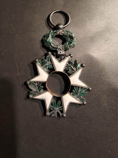 老王徽章第185期 - 法国荣誉军团勋章壳子一枚    银质珐琅   野猪头银标    19.2g