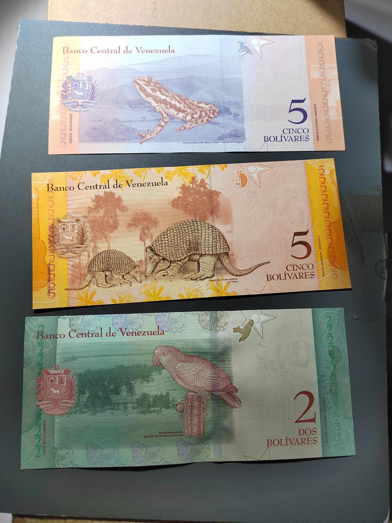 PCAI钱币  27-763  纸币钱币小专场 外币三张