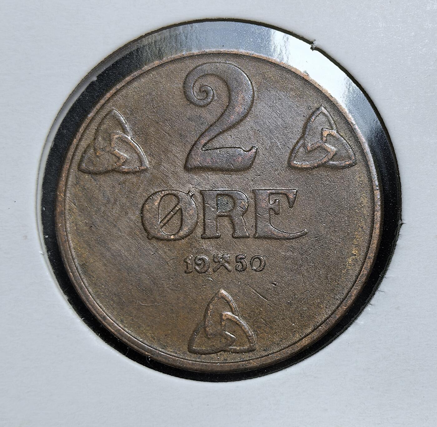 外国优质老铜币银币，正月十二晚九点倒数截拍，满百包邮可寄存，持续收拍 挪威1950年2欧尔铜币，正面为哈康七世花押与王冠，背面是面值与三曲腿纹。发行于二战后重建期，是挪威恢复货币主权、融合维京文化符号的流通辅币，见证了挪威战后经济与文化的复兴。