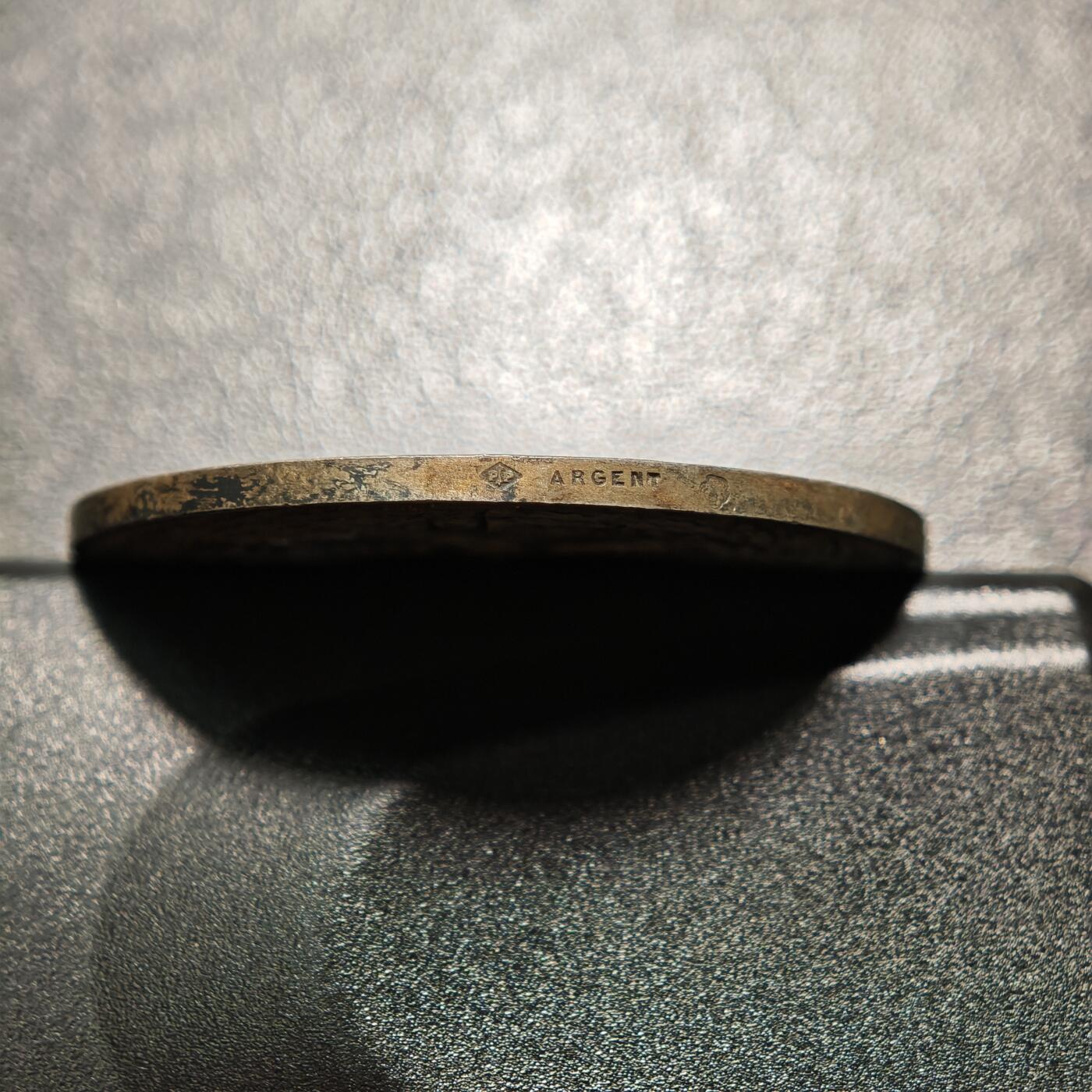 【德藏】世界币章拍卖第166期（拍品征集中~欢迎藏友联系） 19世纪 法国里昂市立绘画学院奖学章纪念银章 带盒 直径约：36mm；重约：21g