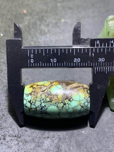 湖北十堰高瓷网花松石桶珠一颗 湖北十堰高瓷网花松石桶珠一颗