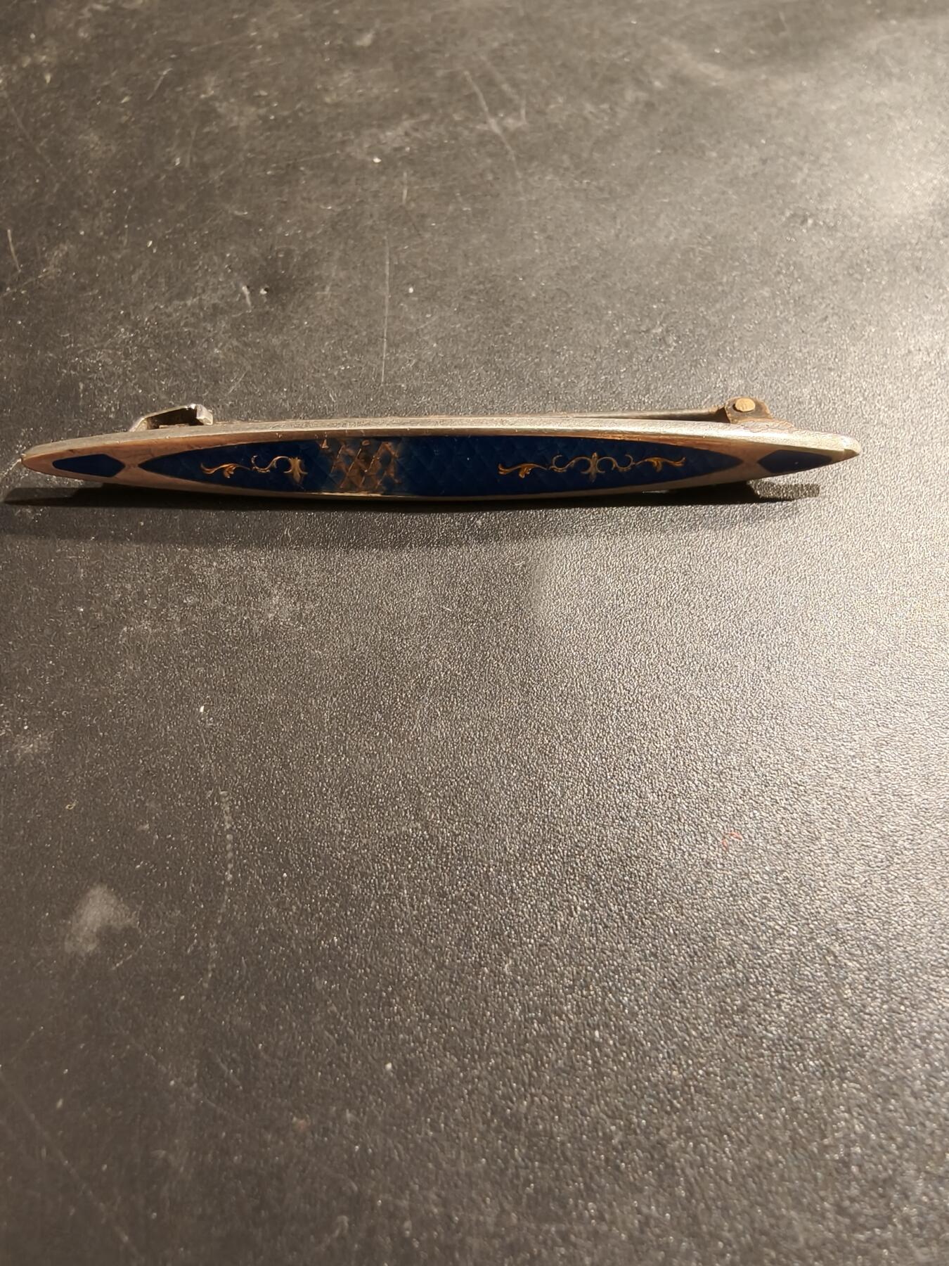 老王徽章第185期 欧洲银胸针    935银珐琅     4.2g