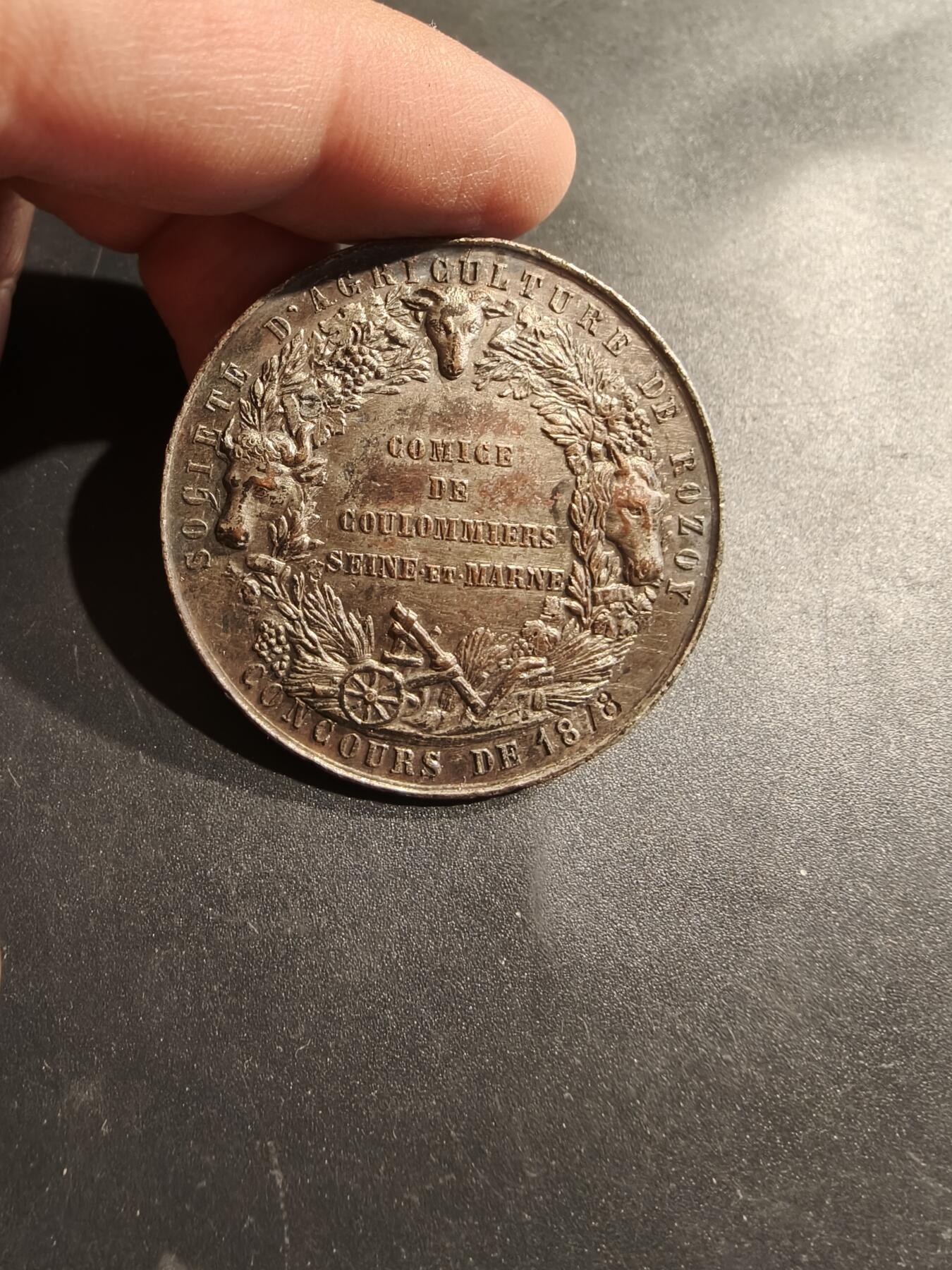 老王徽章第185期 法国地方农业委员会农业竞赛单面大铜章    直径36mm     重量22.6g