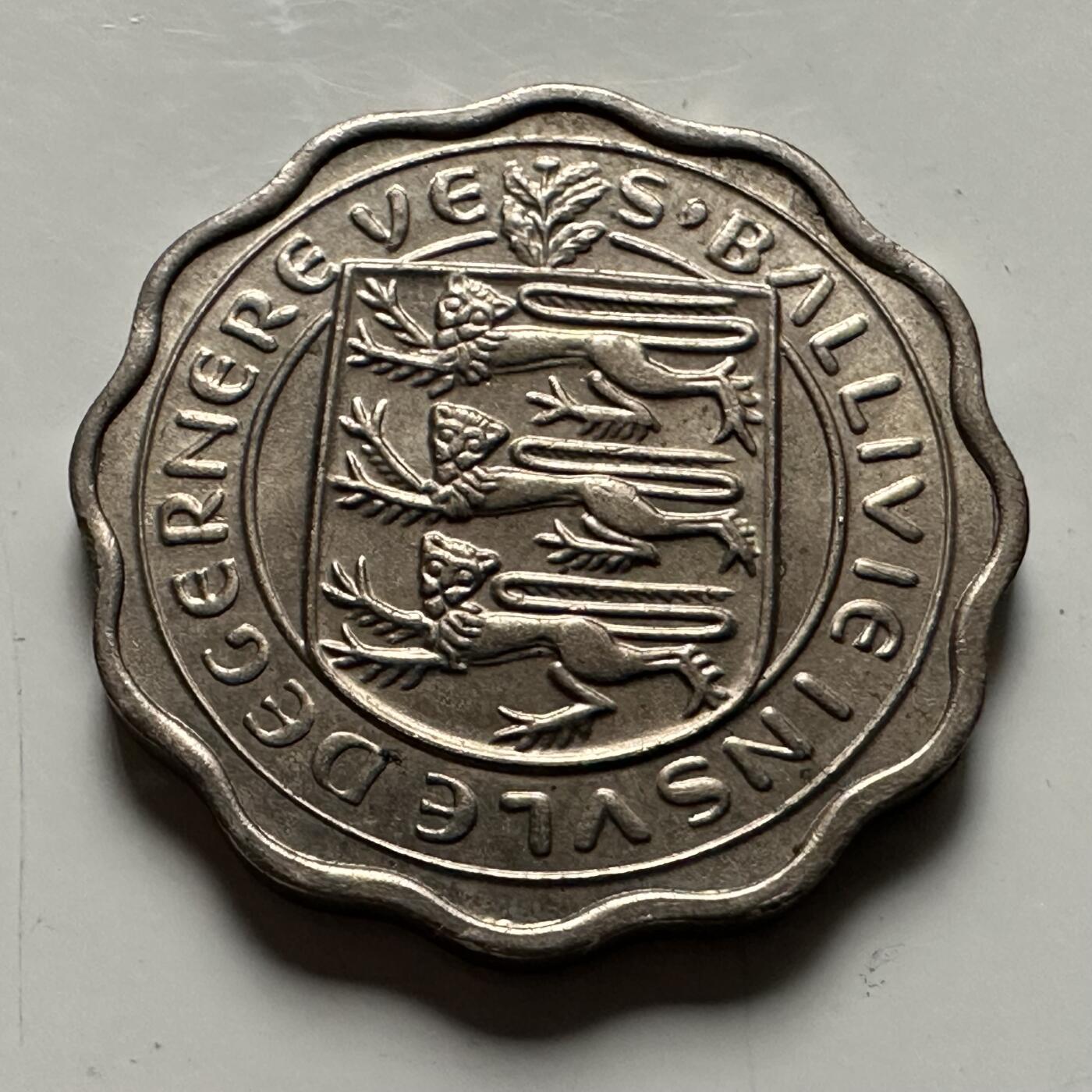 🌹外币初藏🌹🐯2026年第22场  每周二四六晚8️⃣点 接代拍 根西岛1956年3便士 薄版 b