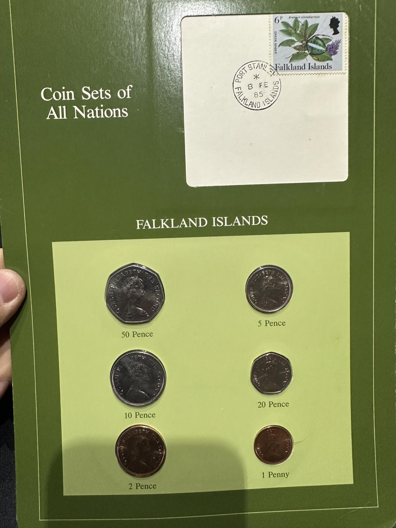 《外钞收藏家》第六百一十三期（ 精品场）（长期征集拍品、欢迎藏友们联系合作） 斯洛伐克、毛里求斯、福克兰群岛 三套硬币一起