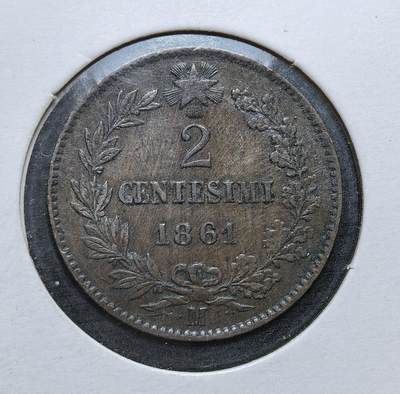 外国优质老铜币银币，正月十二晚九点倒数截拍，满百包邮可寄存，持续收拍 - 意大利 1861 年 2 分铜币，正面为维托里奥・埃马努埃莱二世头像，背面是意大利国徽与橡叶月桂环。1861 年意大利王国刚统一，此币是意大利统一后发行的首批官方流通货币，见证其王国初期的货币体系确立。