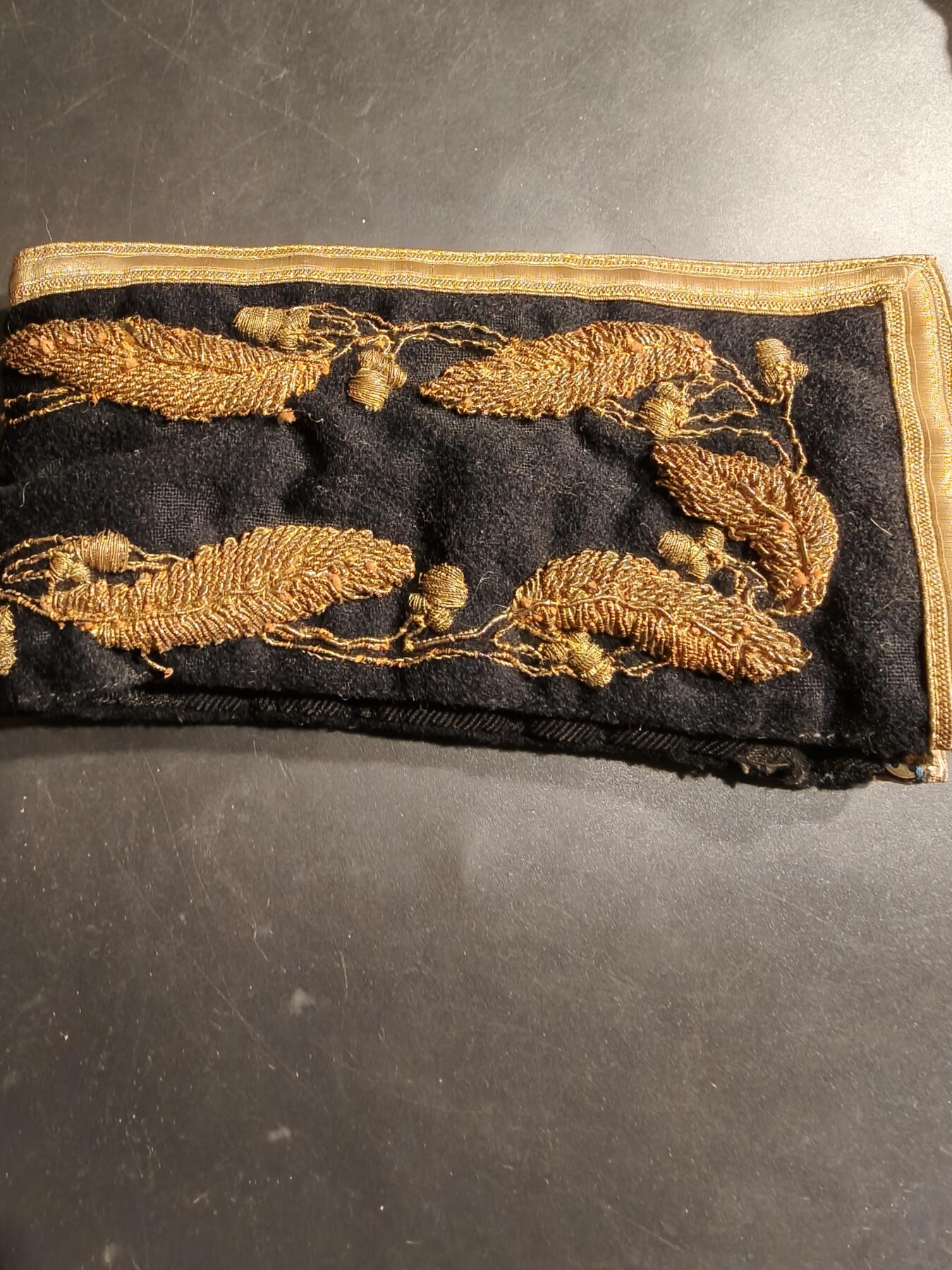 老王徽章第185期 法国大礼服下摆