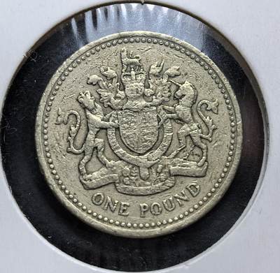 外国优质老铜币银币，正月十二晚九点倒数截拍，满百包邮可寄存，持续收拍 - 英国王室徽章1英镑，正面为伊丽莎白二世头像，背面是英国王室徽章（独角兽与狮子护盾）。它是英国首批十进制 1 英镑硬币，终结了旧币制，见证了现代英国货币体系的确立。