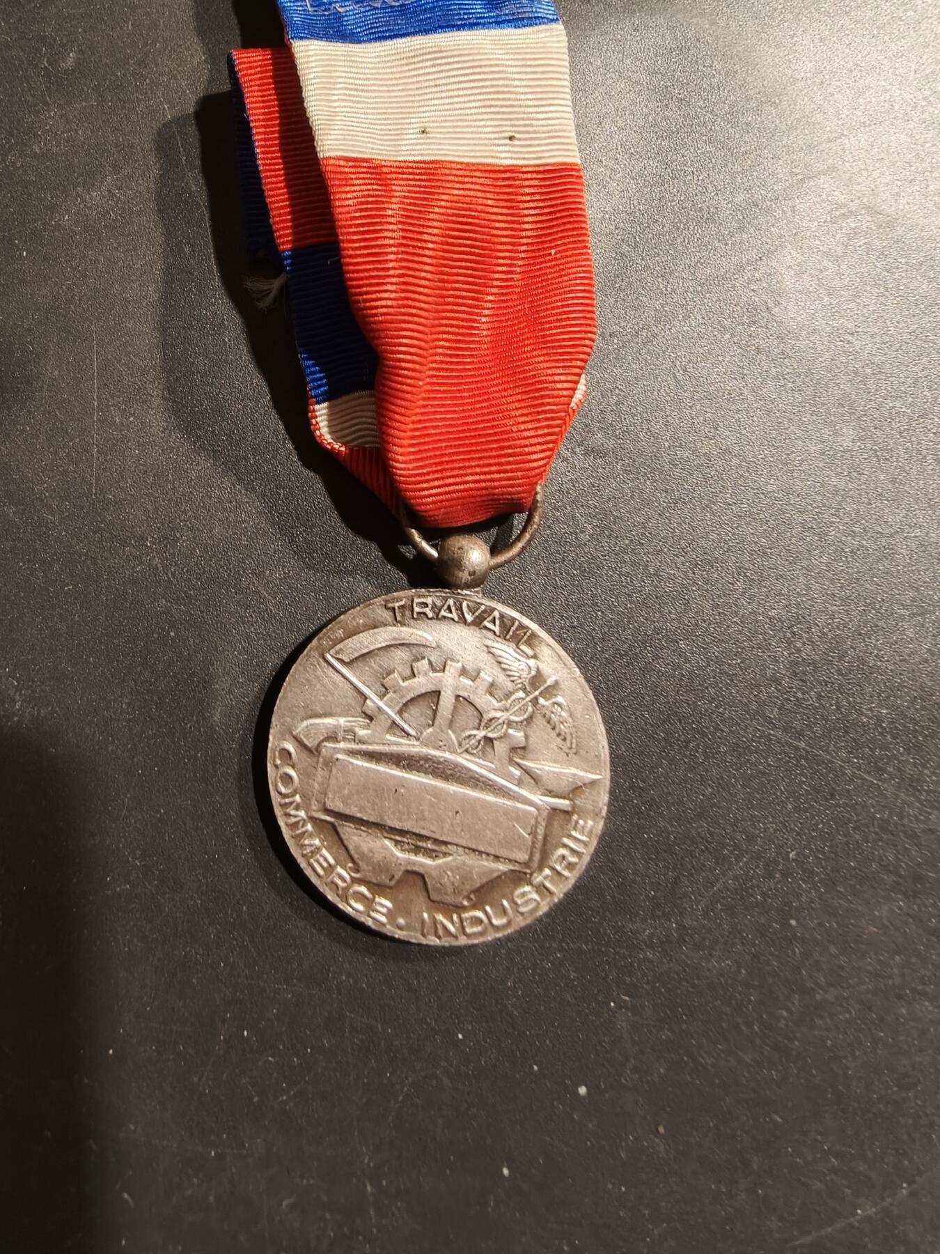 老王徽章第185期 法国银级劳动荣誉奖章