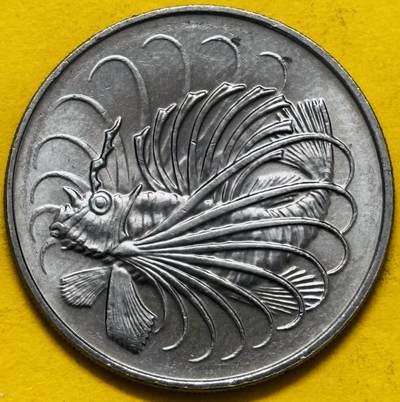 文馨钱币收藏第 295 场，（元宵场）各种银币散币纪念章，长期接代拍业务 - 原光品相  1982 年新加坡狮子鱼 50 份