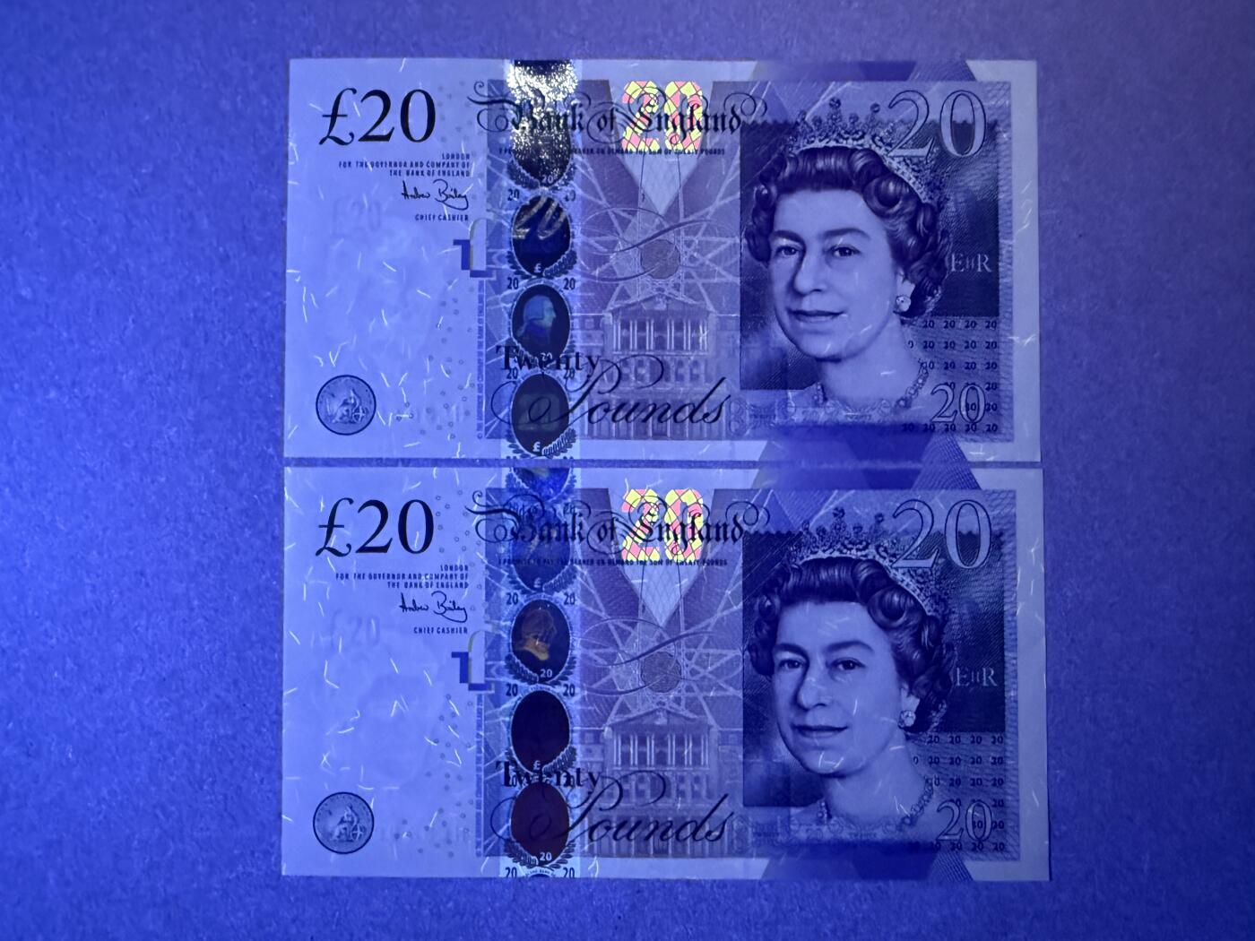 《艾美收藏》第234期-3.1周日外币精华场 英国20镑2张 UNC 连号2张 全程无4