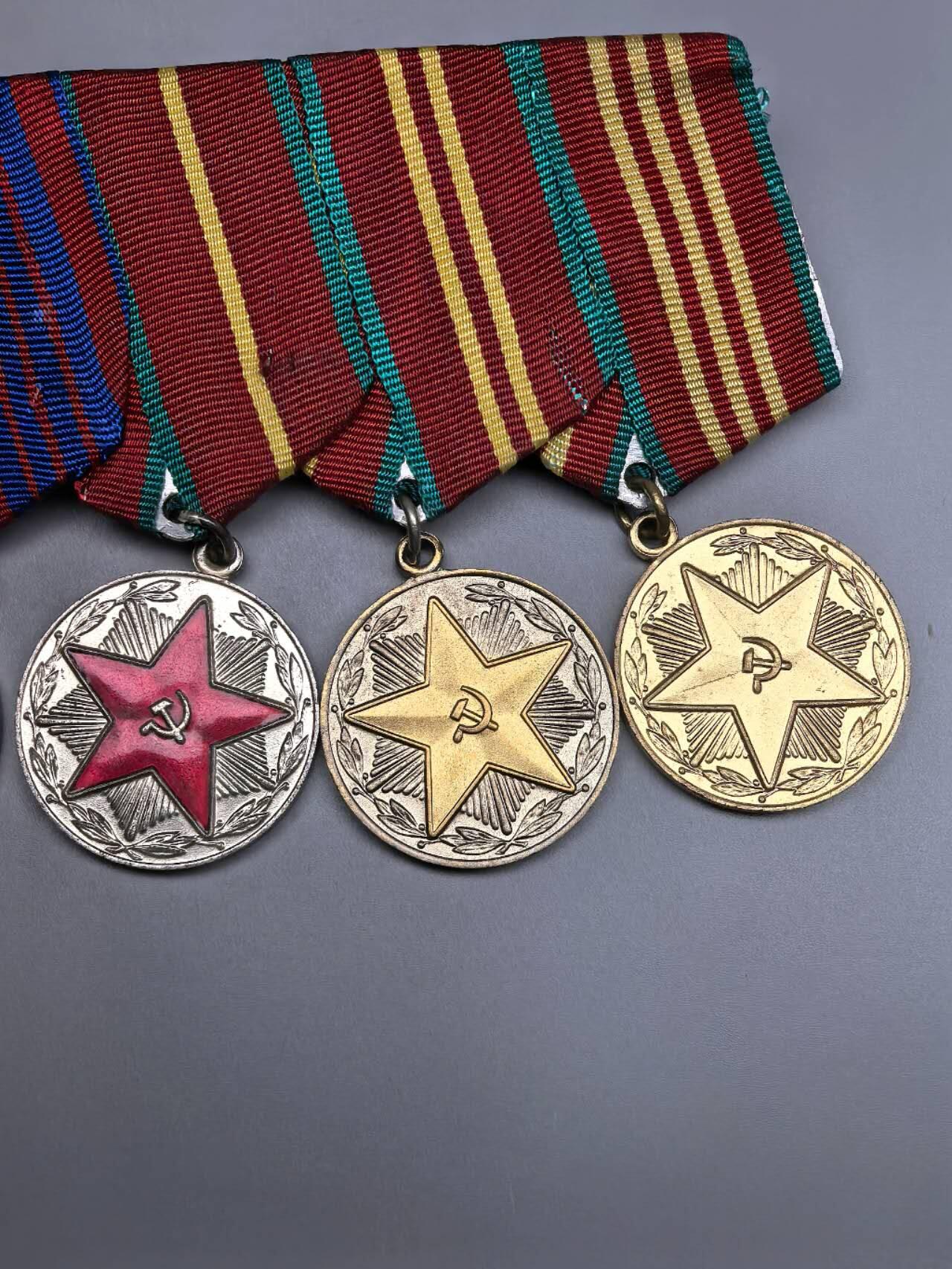 小驴勋章奖章收藏2月28日周六晚七点拍卖（调休临时调整，珍爱和平，收藏战争，铭记历史，勿忘国耻，忠党爱国。有偿代拍，送拍规则在简介最后，参拍须阅读规则后再参拍，关系到运费包装发货时效真假辨别等关键信息，拍卖时不再发原图，看大图店主微信码在拍卖店铺介绍里）