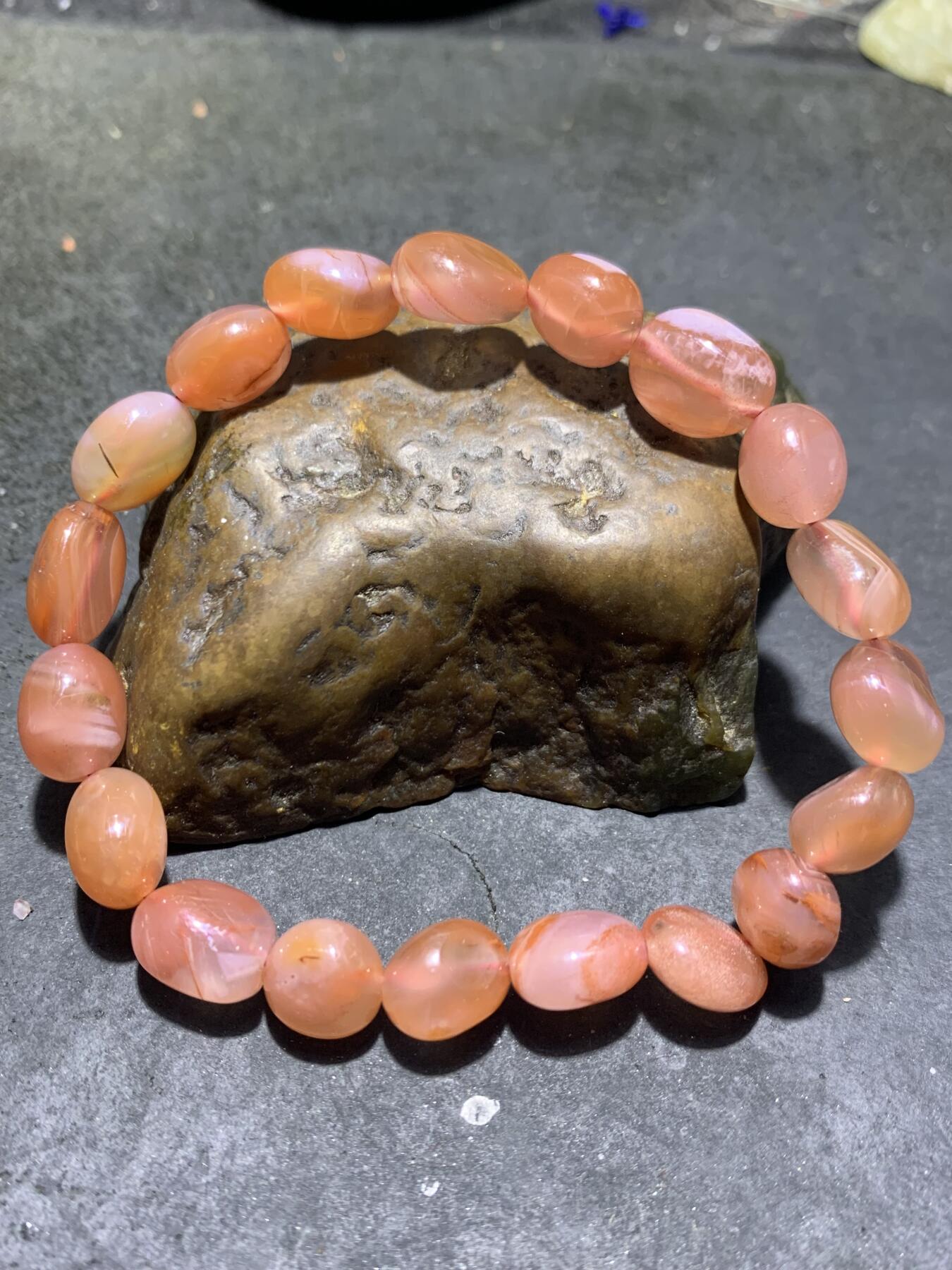 川料樱桃红南红玛瑙随形糖豆单圈手串一条，