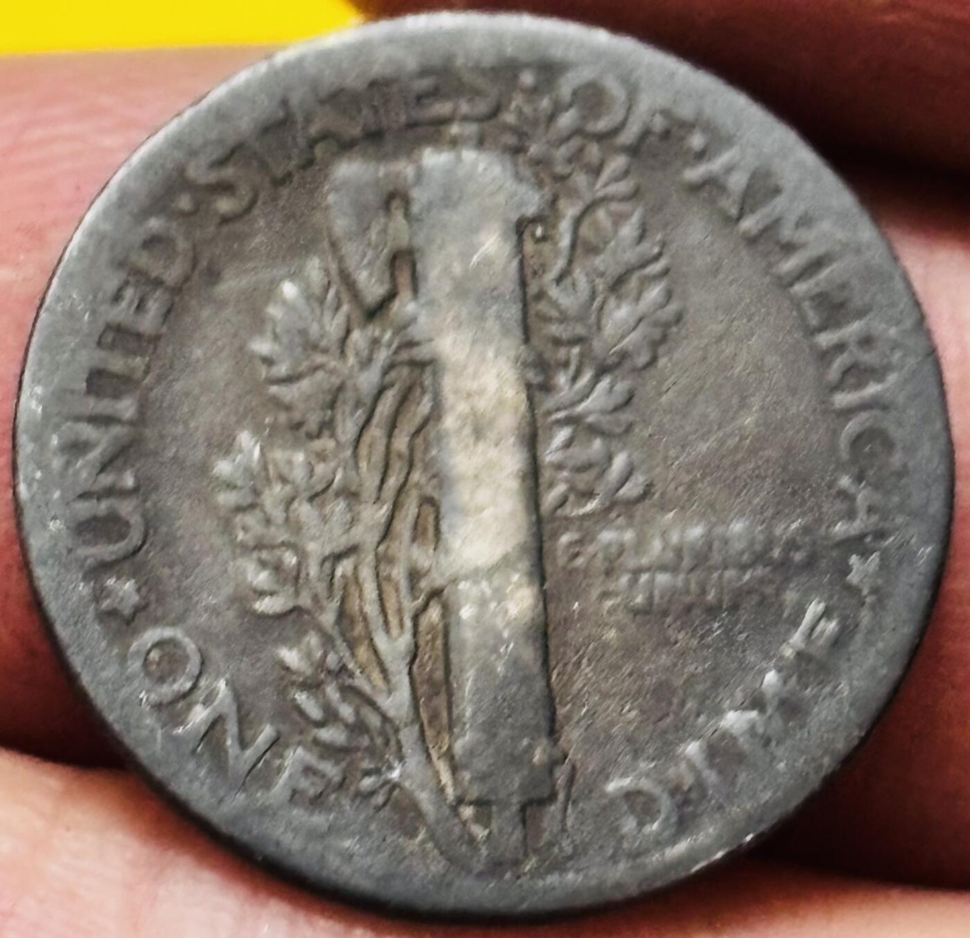 文馨钱币收藏第 295 场，（元宵场）各种银币散币纪念章，长期接代拍业务 1936 年美国十分银币，俊黑包浆 2.5 克 900 银