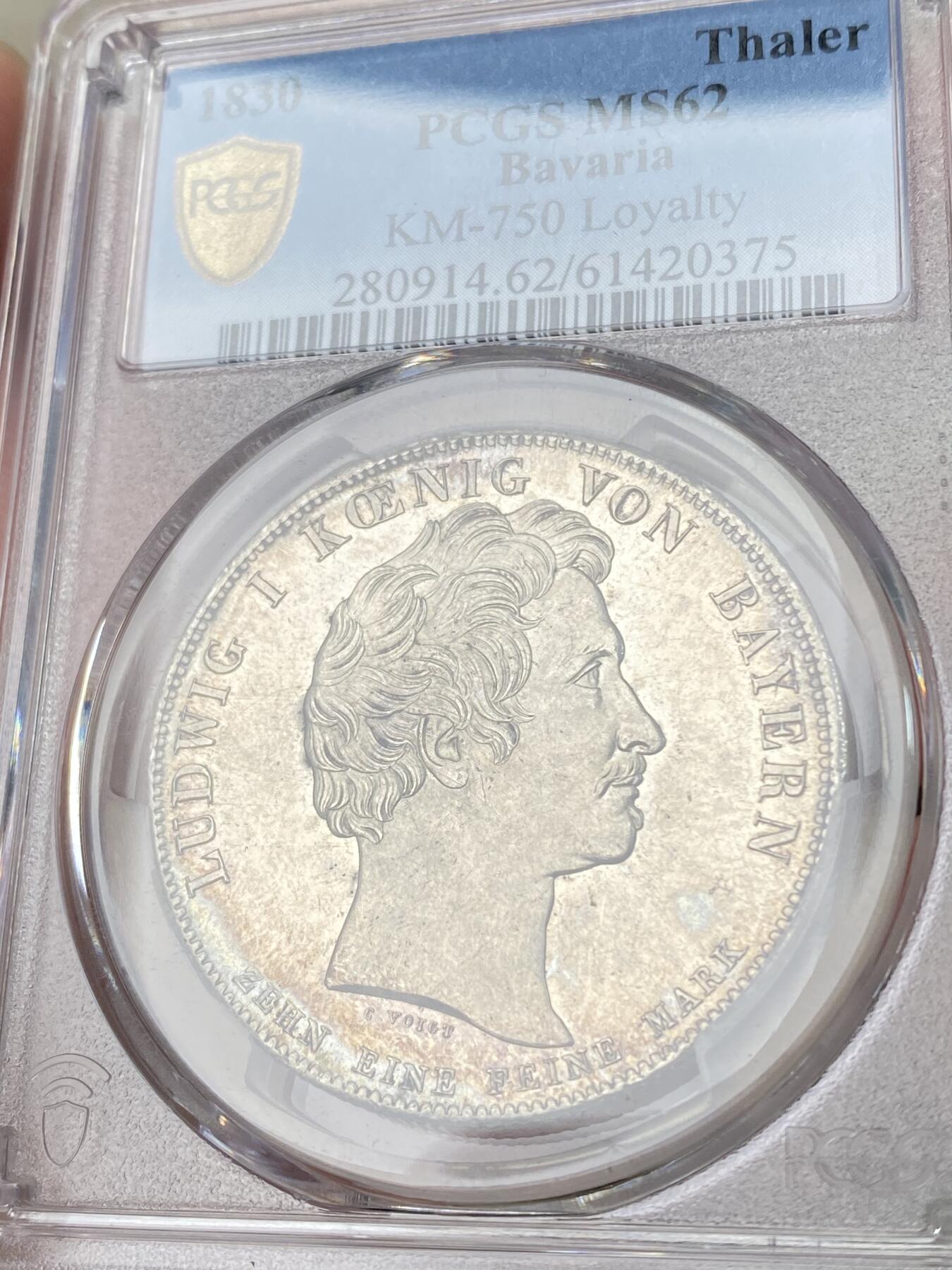 万国钱币拍卖第062期 PCGS MS62 1830年德国巴伐利亚忠于皇室历史大泰勒 路德维希一世敕令发行 用于感激1830年德国社会主义运动中巴伐利亚人民对王室的忠诚 原味淡香槟色调包浆状态难得 收藏级品质