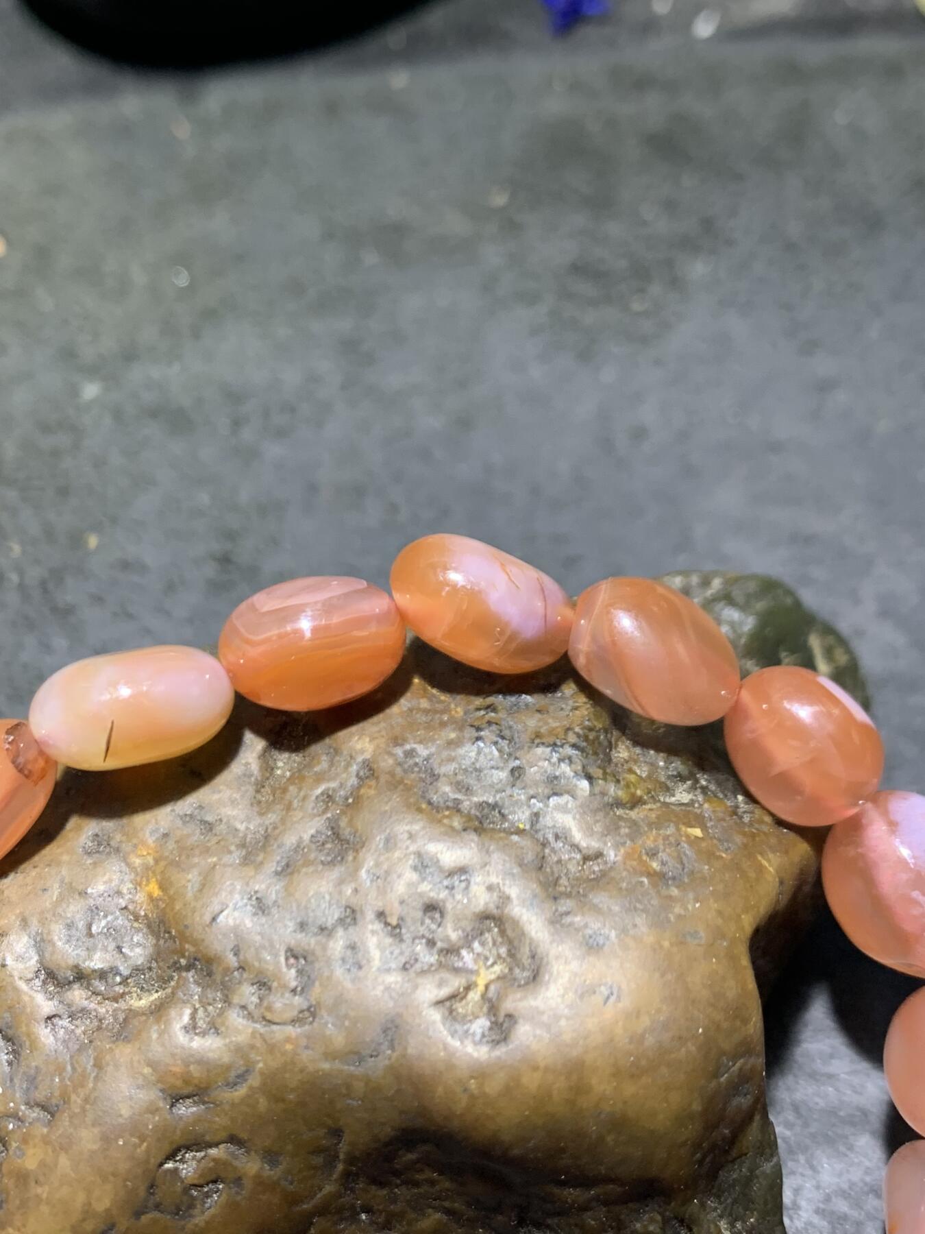 川料樱桃红南红玛瑙随形糖豆单圈手串一条，