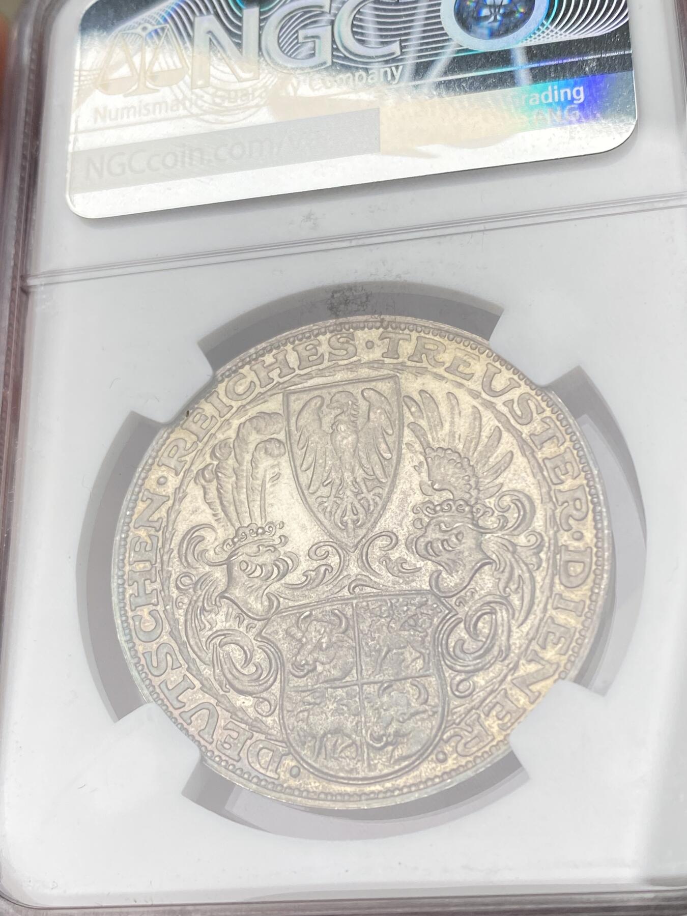 万国钱币拍卖第062期 NGC MS64 1927年德国魏玛共和国兴登堡总统80大寿5马克币章 卡尔哥茨作品 原味焕蓝彩极美 锋利银霜质感顶级收藏品质