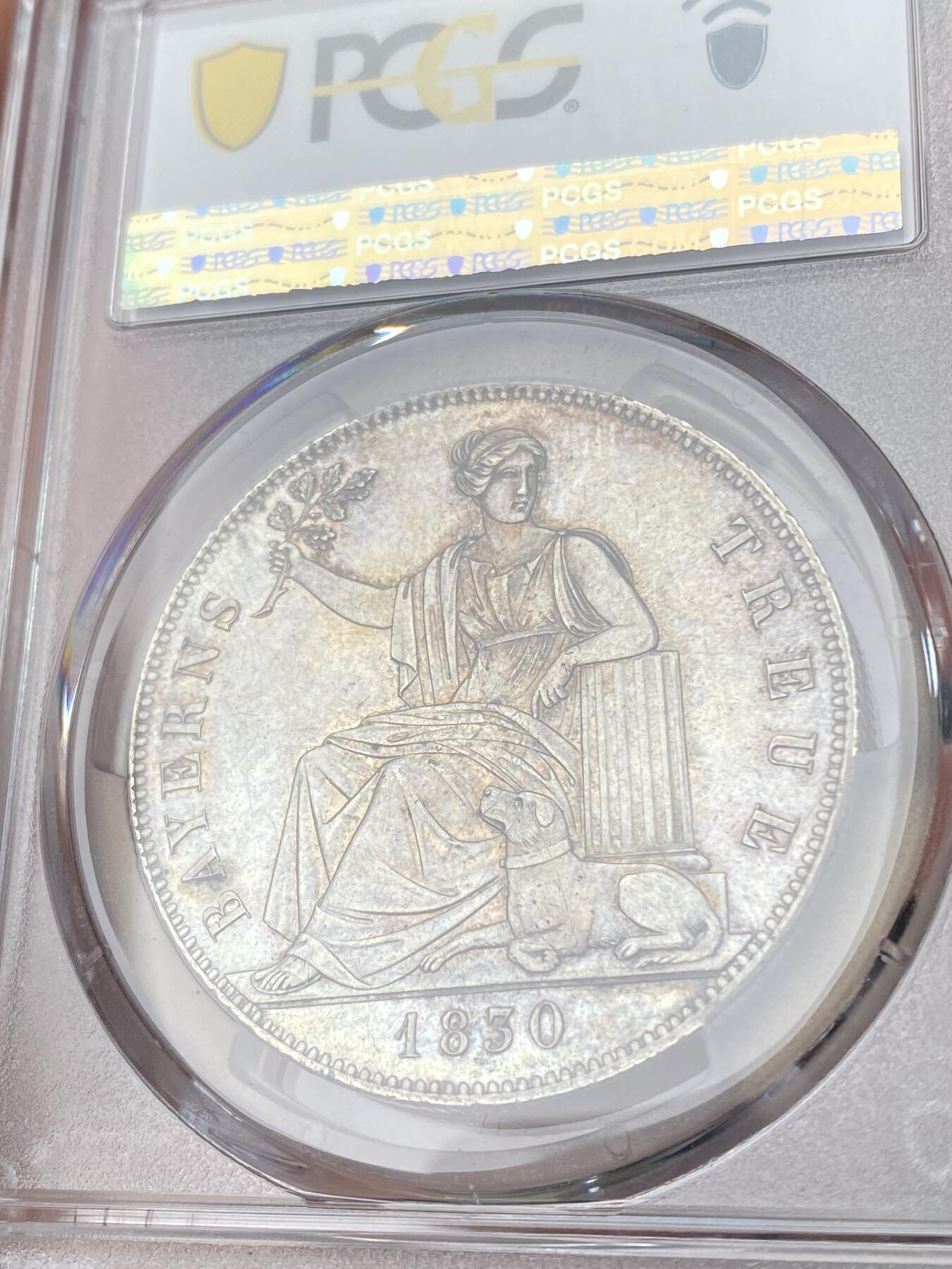 万国钱币拍卖第062期 PCGS MS62 1830年德国巴伐利亚忠于皇室历史大泰勒 路德维希一世敕令发行 用于感激1830年德国社会主义运动中巴伐利亚人民对王室的忠诚 原味淡香槟色调包浆状态难得 收藏级品质