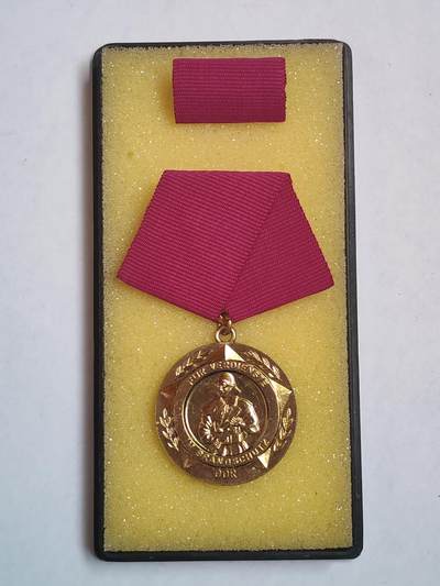 韵星假日军品类拍卖第43期 -- Rimey Holidays Militaria Auction 43 - 民主德国消防功绩奖章带原盒略 高等级奖章 保存完好