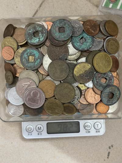文馨钱币收藏第 295 场，（元宵场）各种银币散币纪念章，长期接代拍业务 - 各国散币 982 克