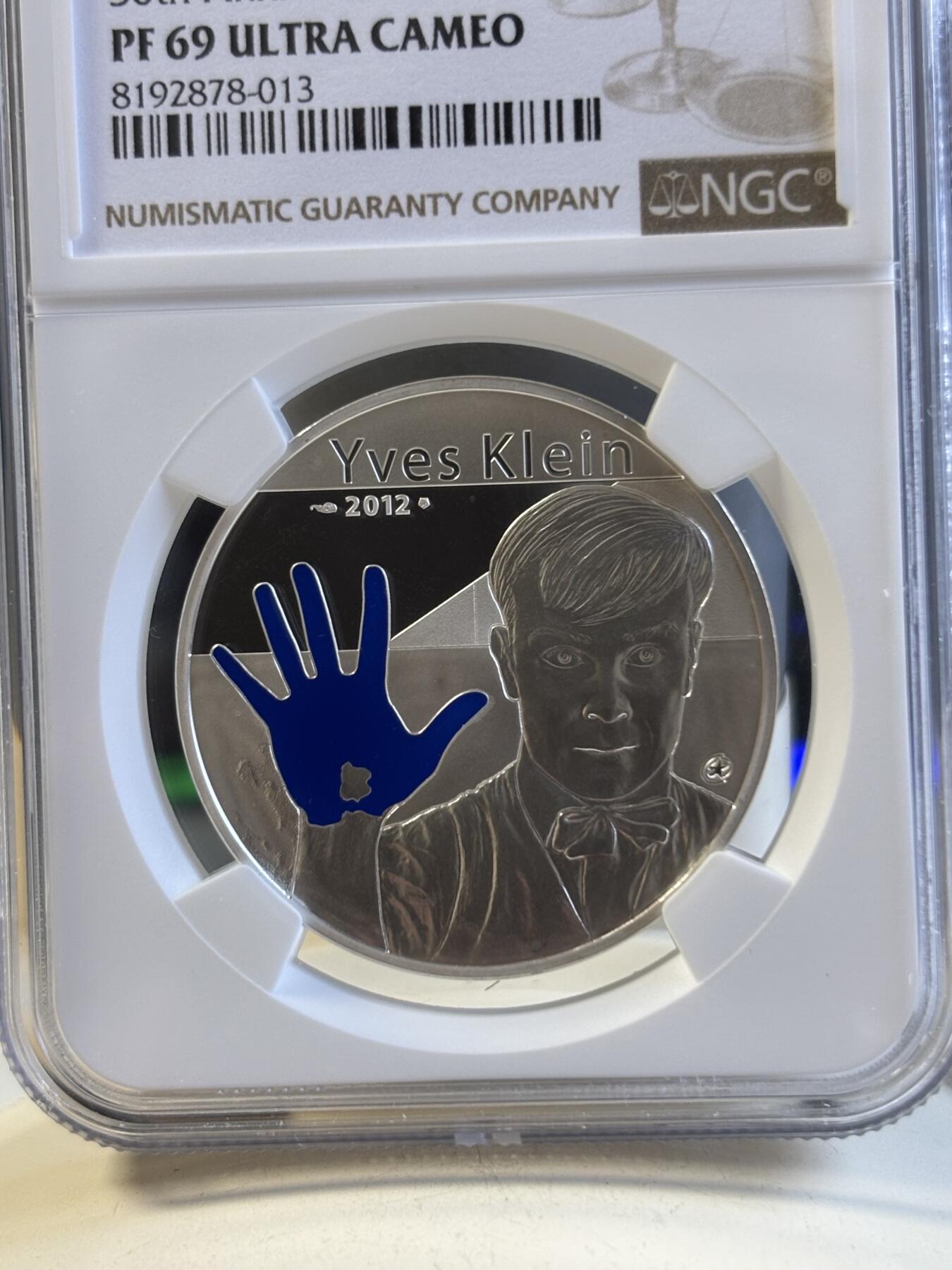 第191期拍卖 获奖币法国2012年伊夫克莱因“蓝手”彩色银币NGC-PF69，22.2克，900银，发行30000枚