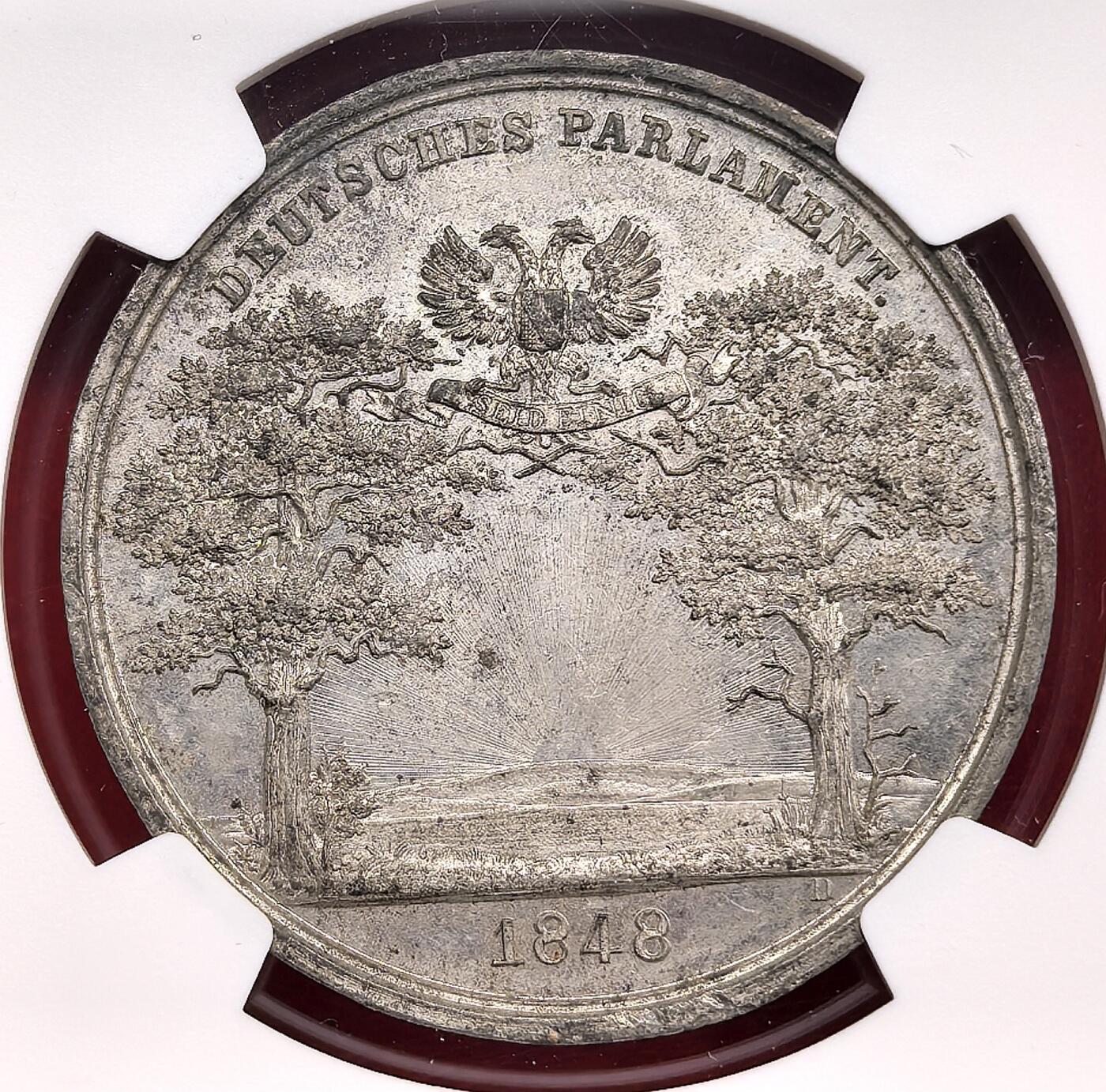 此心安处是吾乡·凡希社世界钱币微拍第三百二十期 1848德国法兰克福国民议会纪念锡章NGC-MS62，象征德意志的双头鹰居于两颗橡树之间，记录德国统一的重大历史题材。