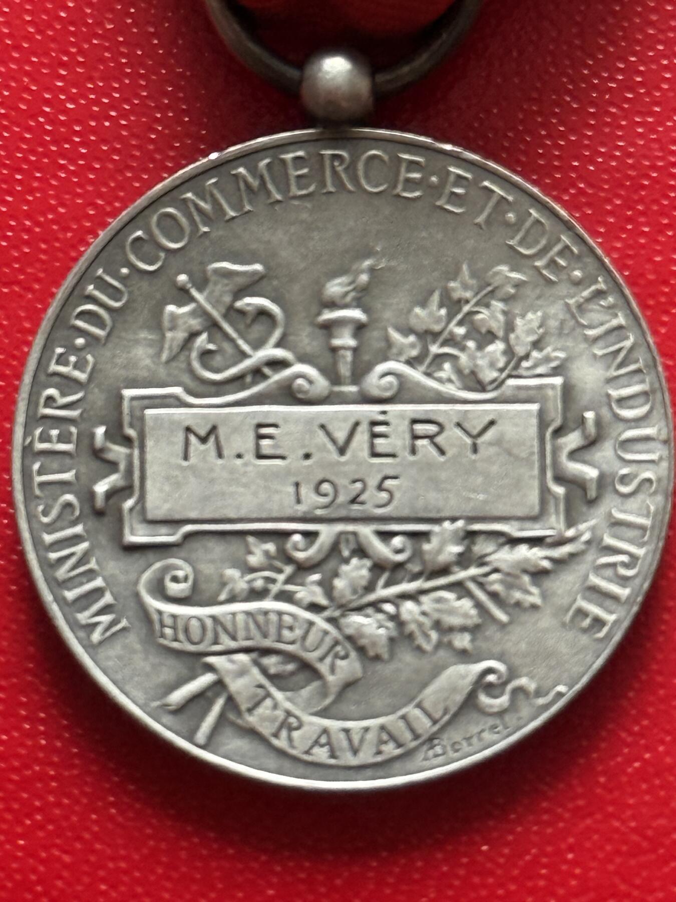 云宸嘉赏-勋臻精藏⭐️年后精品专拍场次🎖 法兰西第三共和国 银级工商部荣誉与劳动奖章 早期银质版本 授予M.E.VERY