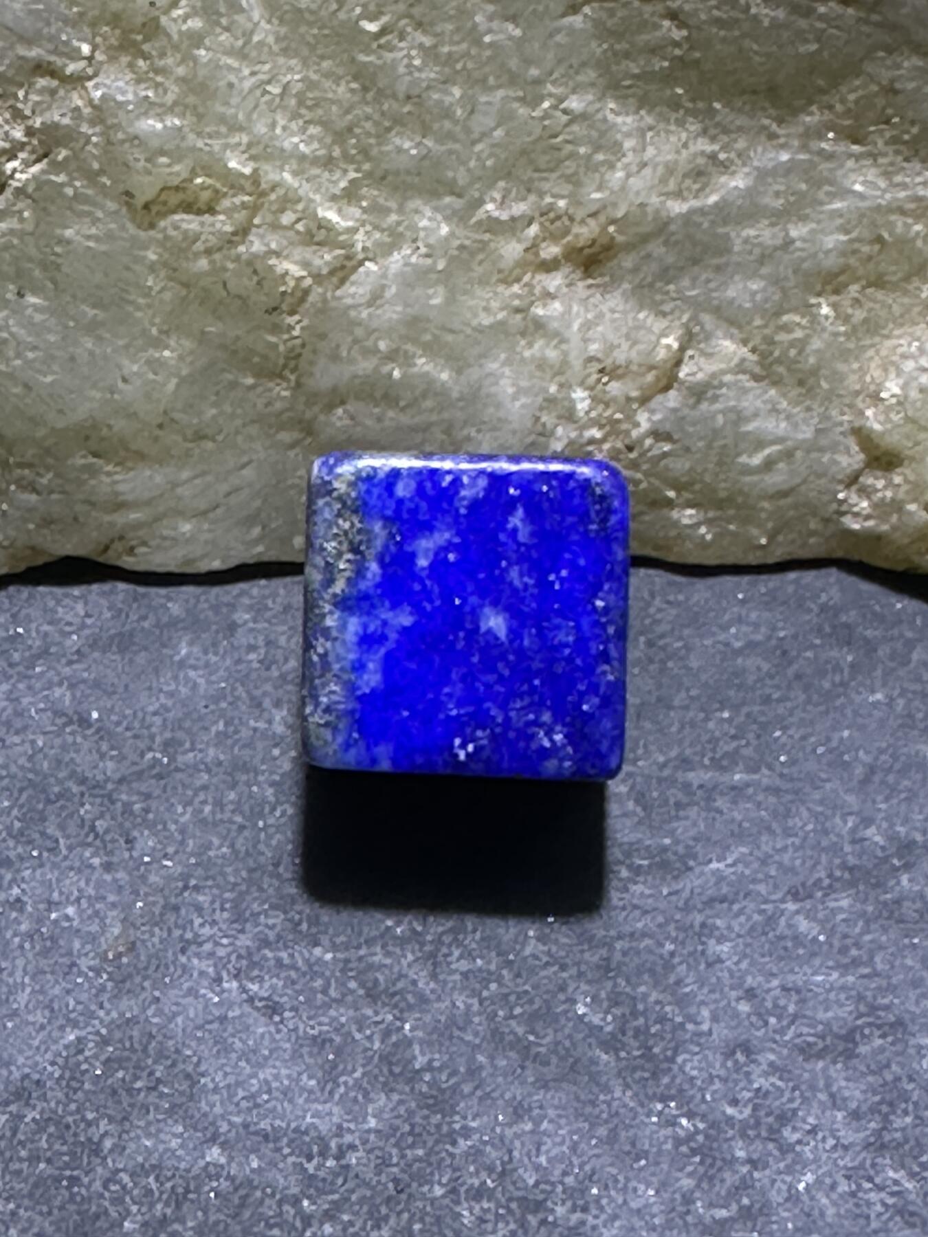 精美阿富汗老矿青金石六面方形珠一颗