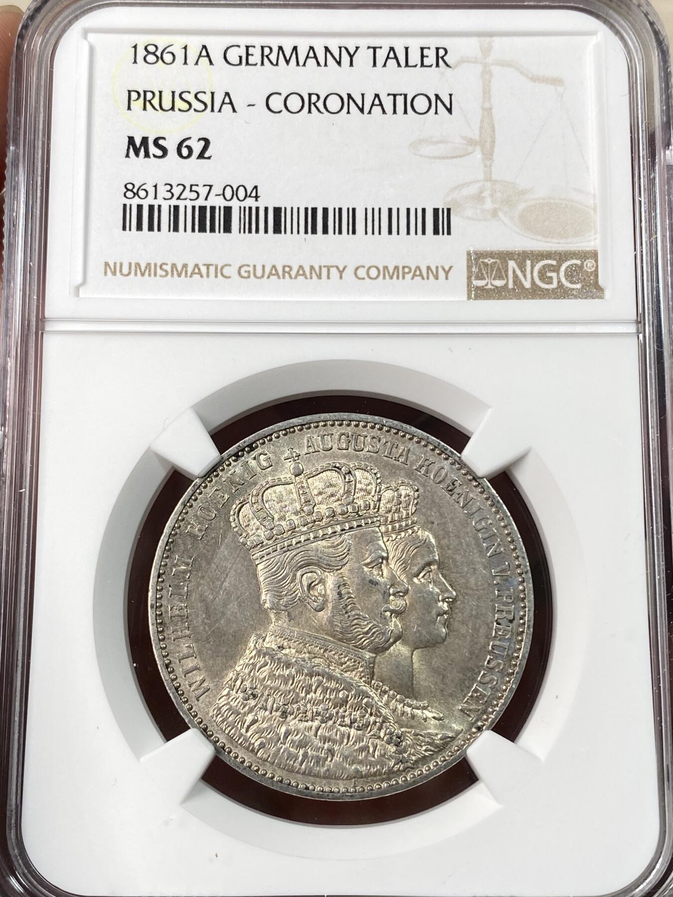 万国钱币拍卖第062期 NGC MS62 1861年德国普鲁士威廉国王加冕纪念1泰勒 经典品种 转光五彩毛衣泰勒