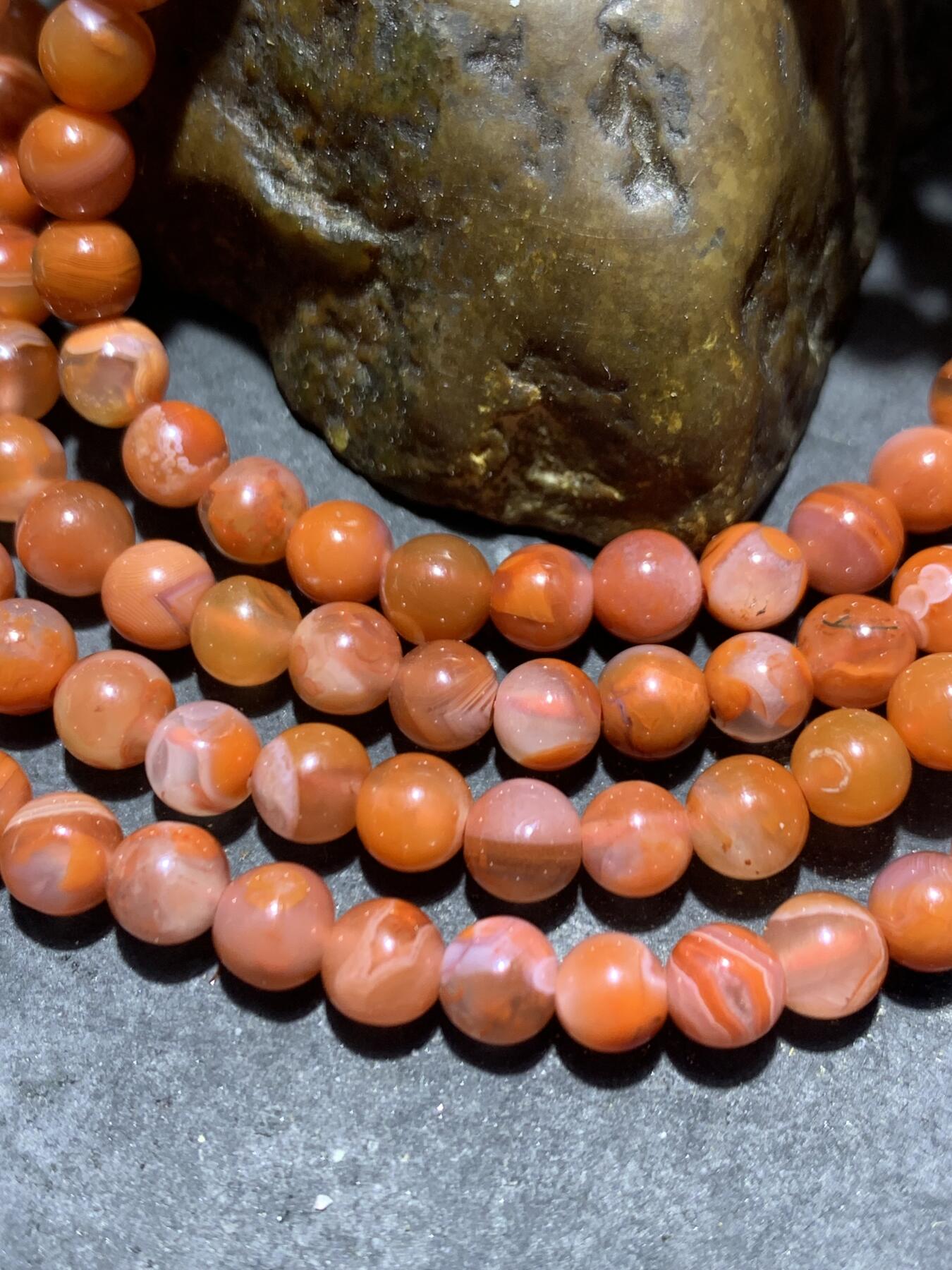 川料南红玛瑙多圈手串一条！