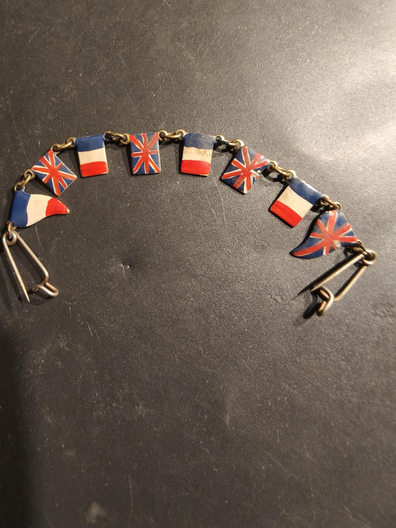 老王徽章第185期 英法友好链章