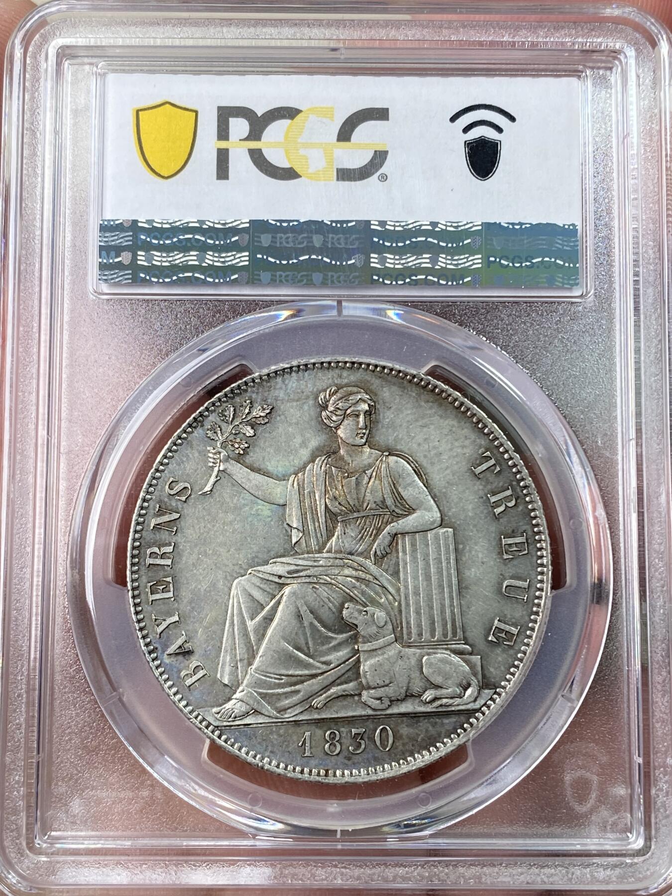 万国钱币拍卖第062期 PCGS MS62 1830年德国巴伐利亚忠于皇室历史大泰勒 路德维希一世敕令发行 用于感激1830年德国社会主义运动中巴伐利亚人民对王室的忠诚 原味淡香槟色调包浆状态难得 收藏级品质