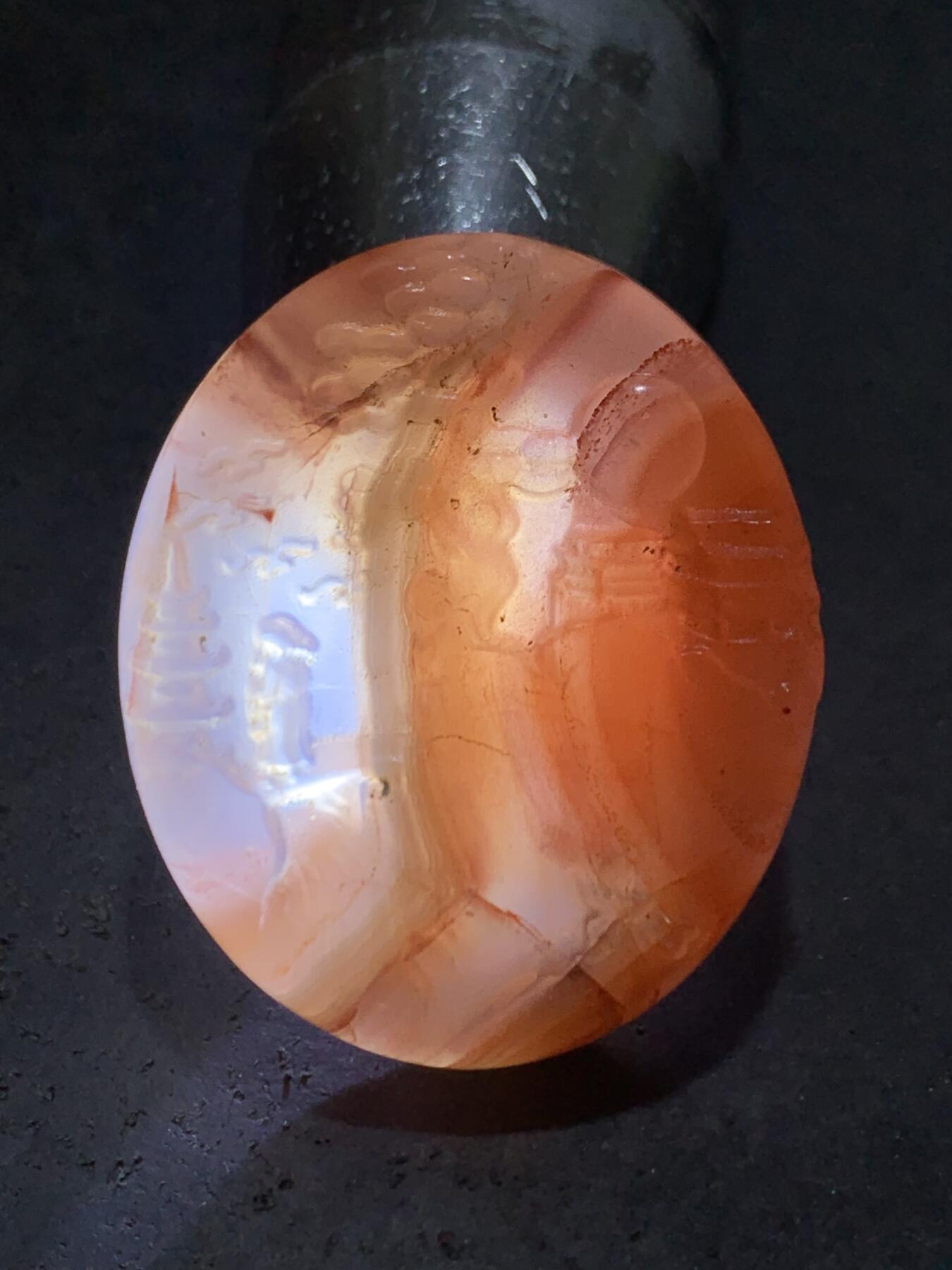 川料红白荔枝冻南红玛瑙雕刻山水意境吊坠一个，