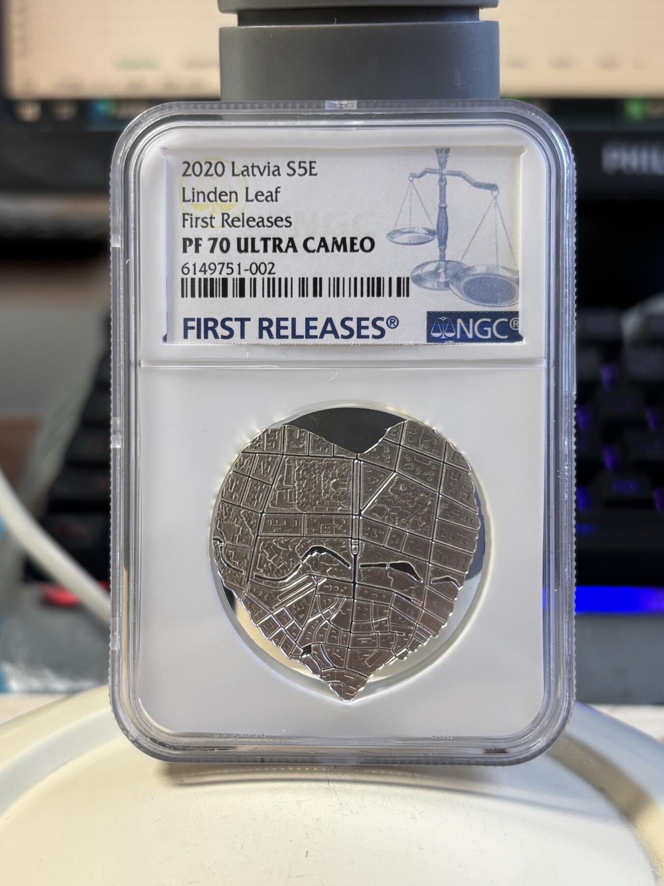 第191期拍卖 拉脱维亚2020年菩提叶异形纪念银币NGC-PF70首，925银，18.13克，发行量5000枚