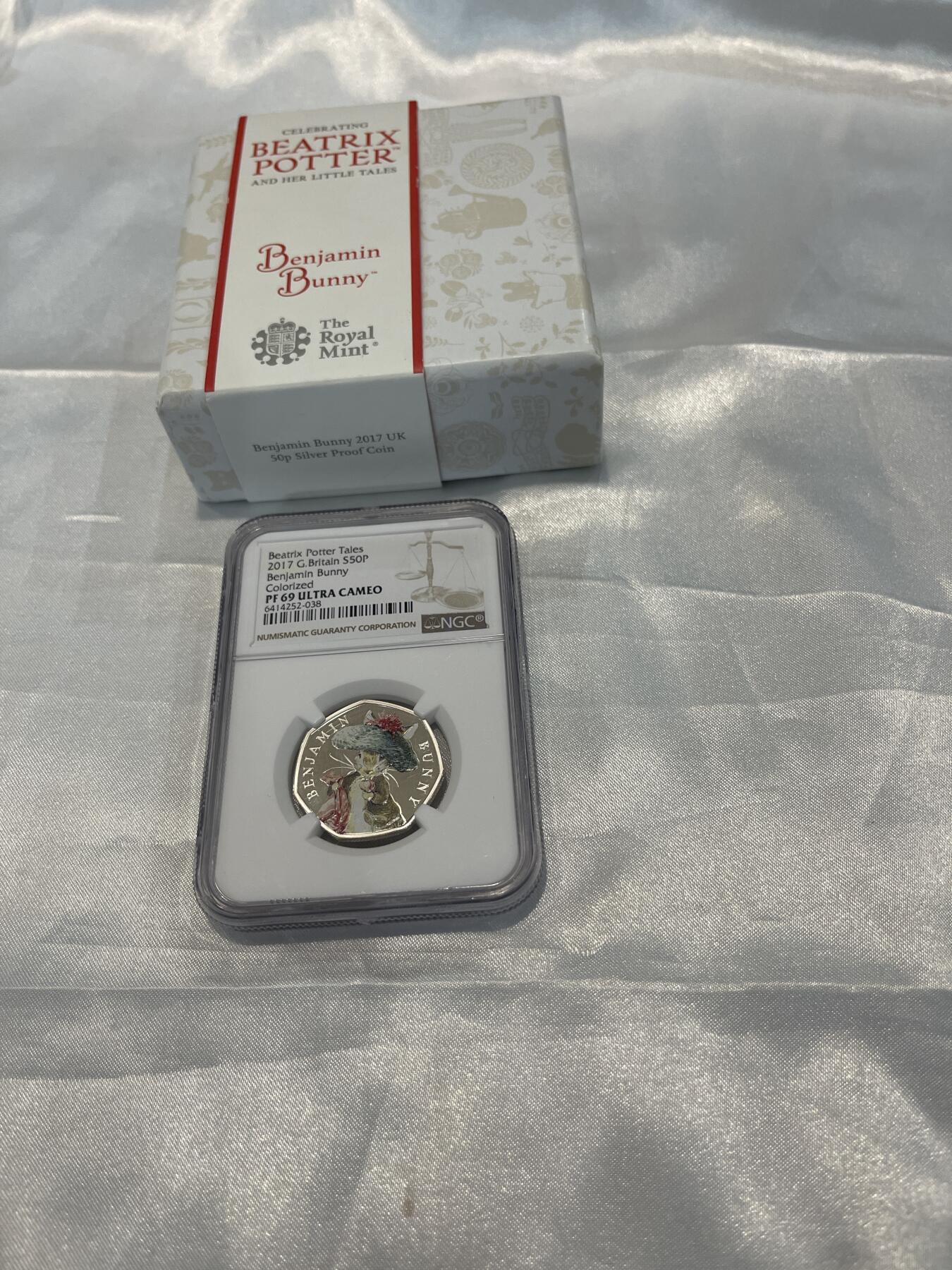 英国2017年彼得兔纪念币，50便士彩色版，NGC评级PF69 Ultra Cameo，带盒带证书，品相全新，币面色彩漂亮，收藏佳品！官方发行，限量发行，带原装盒和证书