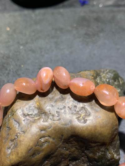 川料樱桃红南红玛瑙随形糖豆单圈手串一条， 川料樱桃红南红玛瑙随形糖豆单圈手串一条，