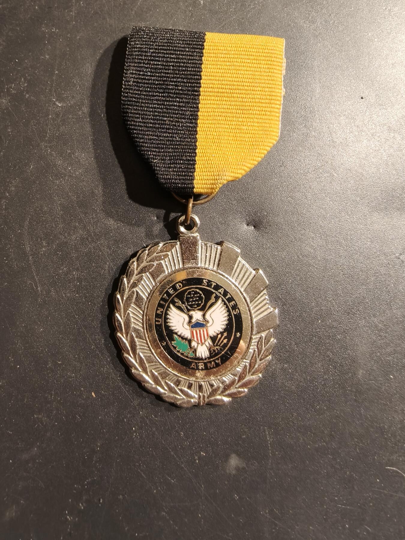 老王徽章第185期 美国陆军纪念章