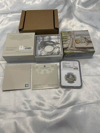 2022年英国皇家造币厂迪士尼经典小熊维尼系列Eeyore银币，50便士彩色精制，NGC评级PF69 ，带原装盒证书，限量发行收藏佳品！ 2022年英国皇家造币厂迪士尼经典小熊维尼系列Eeyore银币，50便士彩色精制，NGC评级PF69 ，带原装盒证书，限量发行收藏佳品！