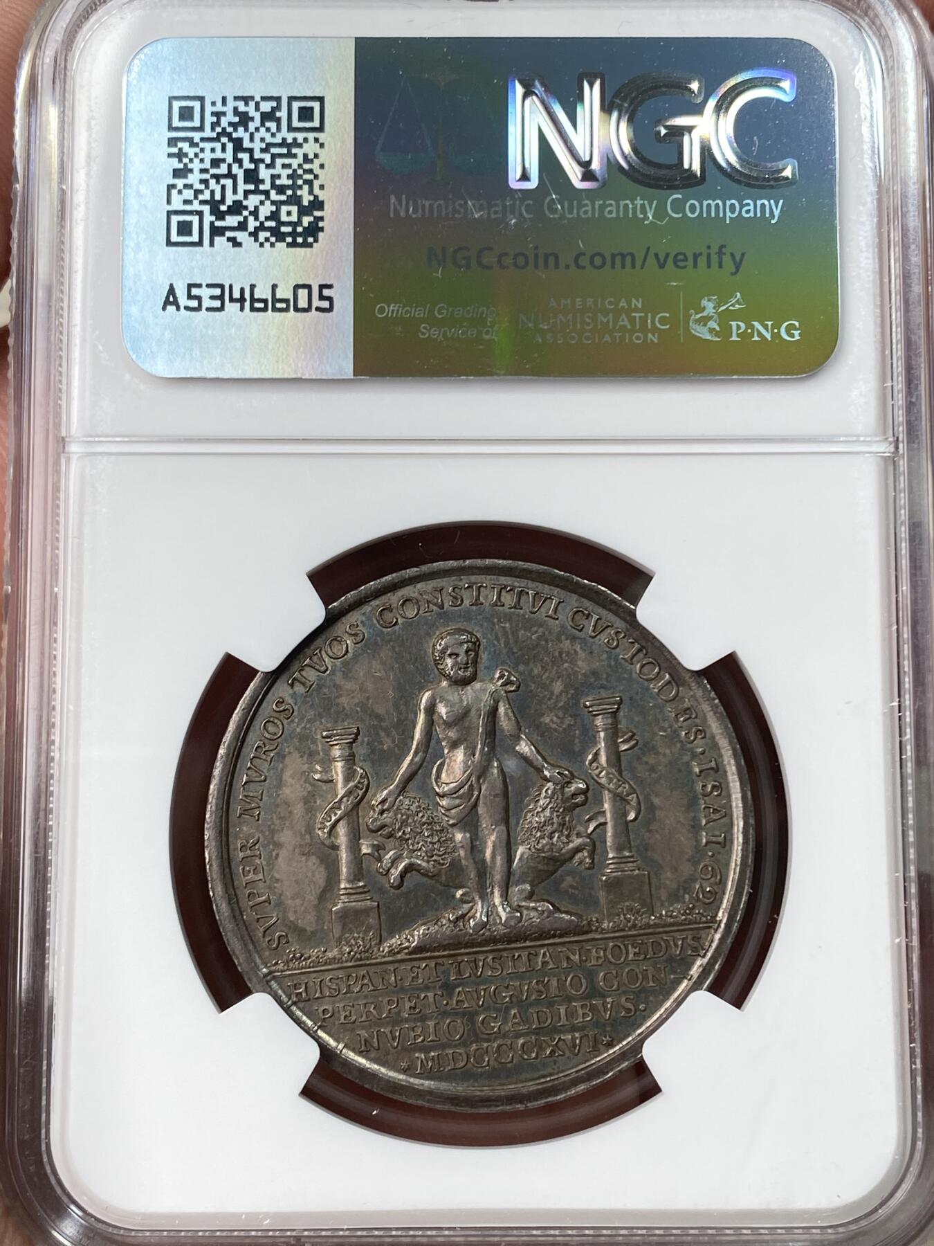 万国钱币拍卖第062期 NGC MS61 1816年葡萄牙公主玛丽亚·伊莎贝尔与西班牙国王费尔南多七世大婚纪念银章 均匀七色孔雀蓝彩 罕见西班牙皇室大婚系列 背面浮雕大力神海格力斯与双狮奔向双柱