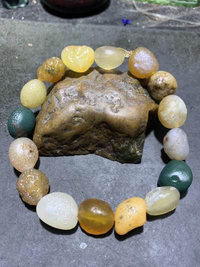 精美阿拉善玛瑙彩珠原石手串一条 - 精美阿拉善玛瑙彩珠原石手串一条