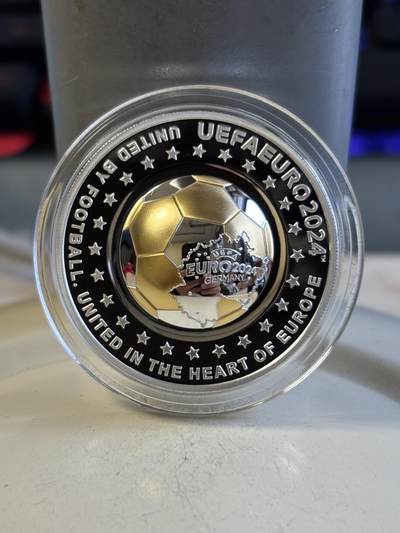 第191期拍卖 - 哈萨克斯坦2024年100坚戈高浮雕部分镀金银币 UEFA欧洲杯2024年 20克925银（含0.03克金） 发行量：2500 盒证全