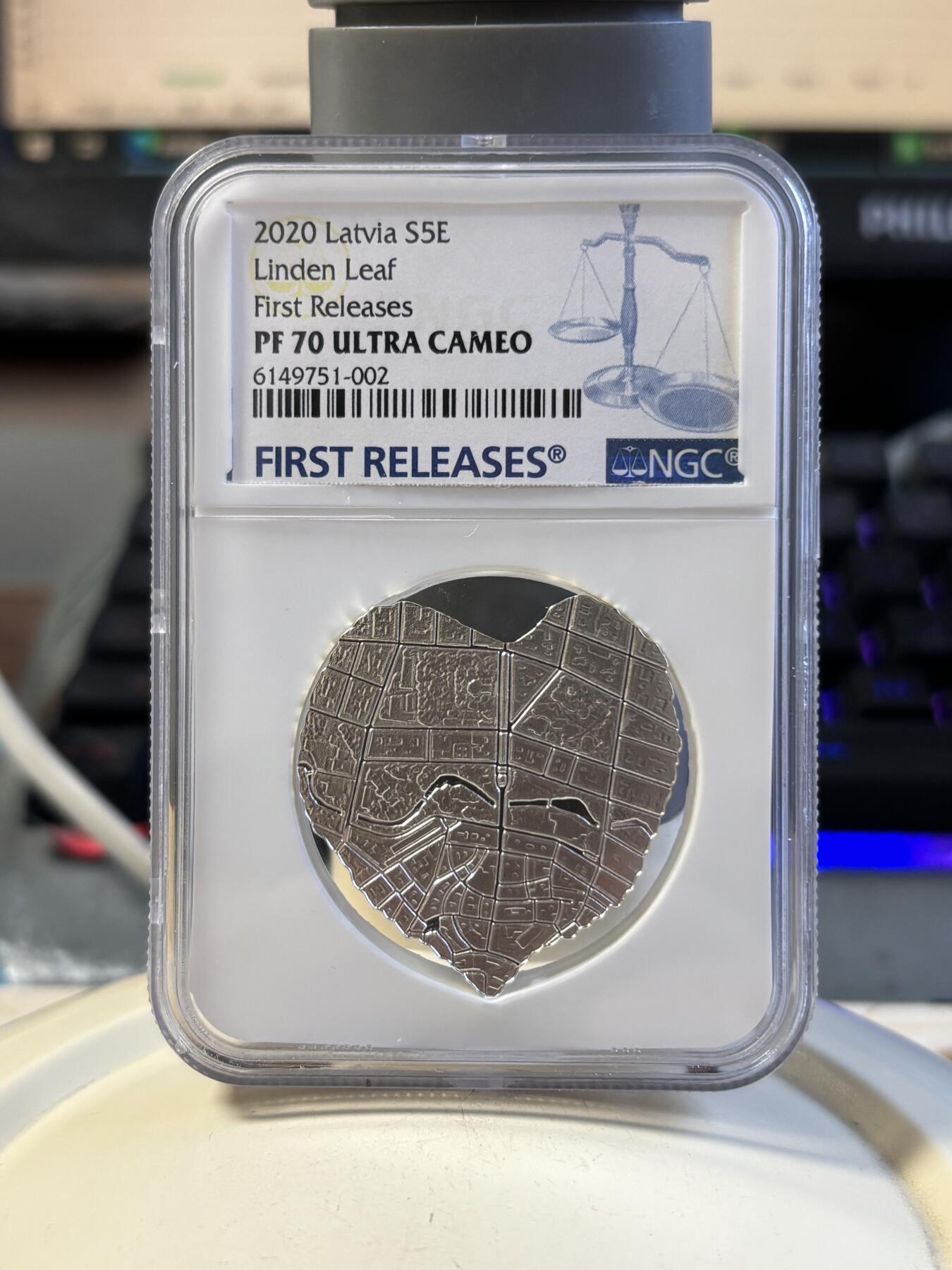 第191期拍卖 拉脱维亚2020年菩提叶异形纪念银币NGC-PF70首，925银，18.13克，发行量5000枚